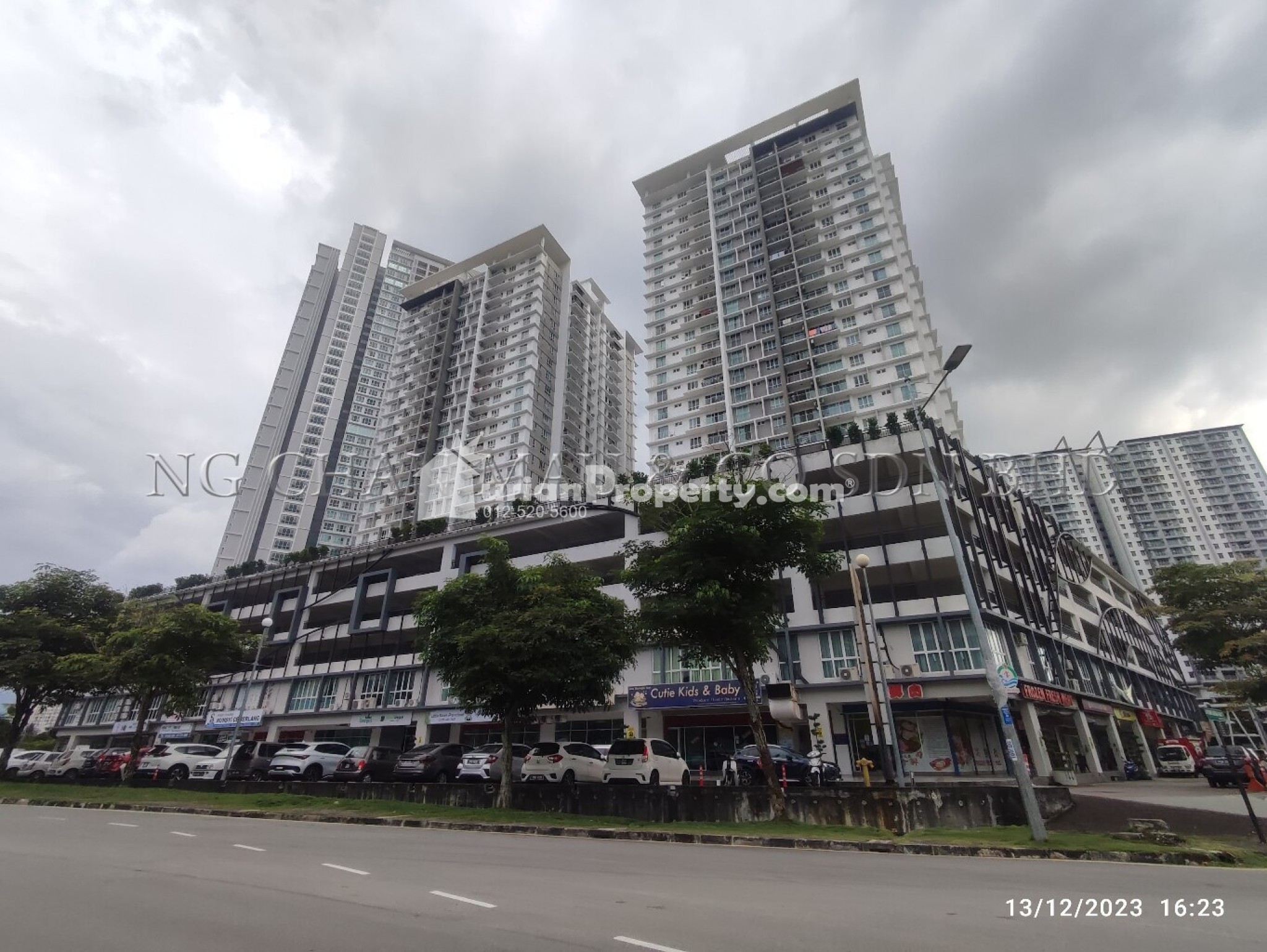 Condo For Auction at Gardens Ville