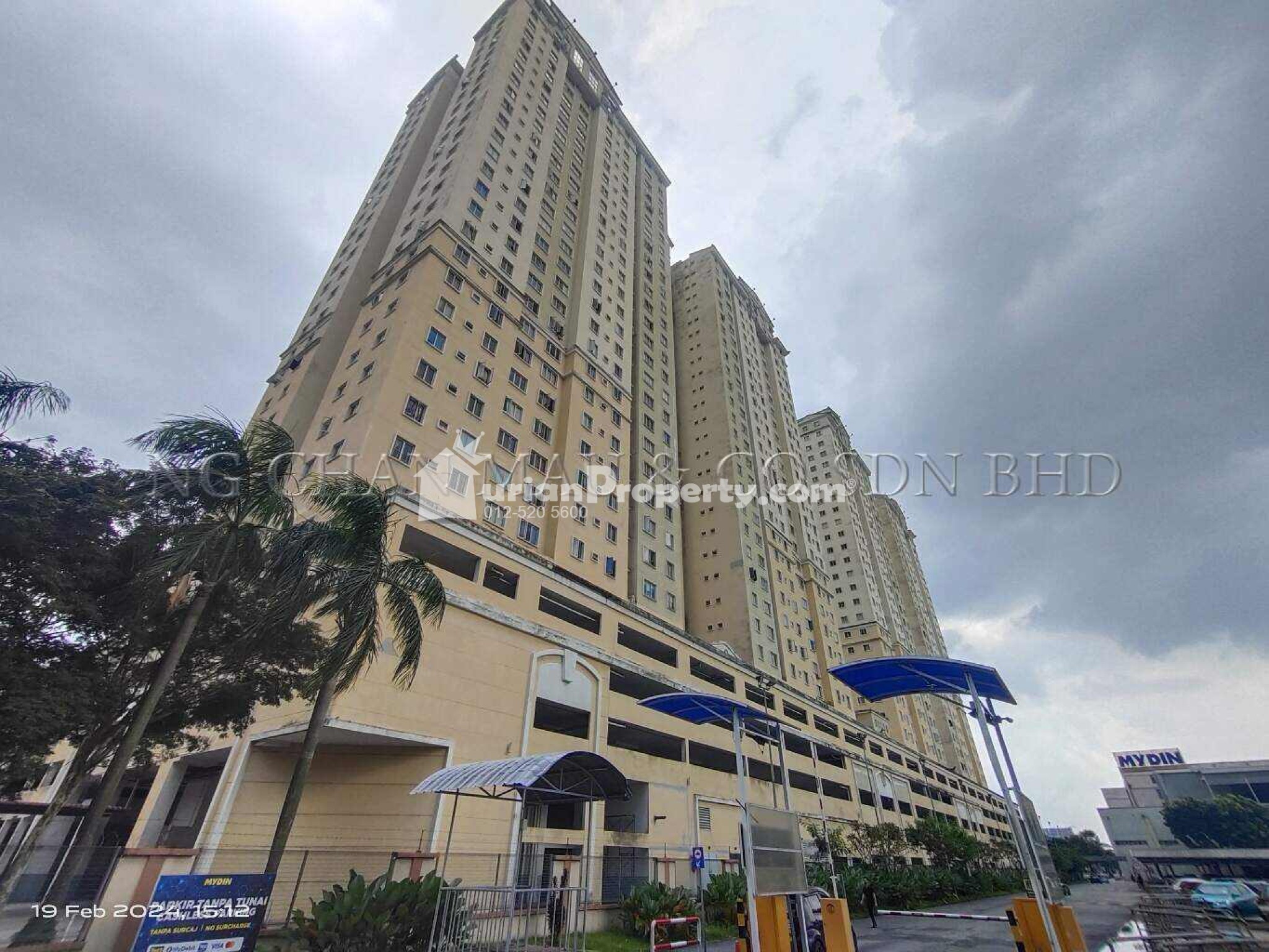 Serviced Residence For Auction at Casa Subang