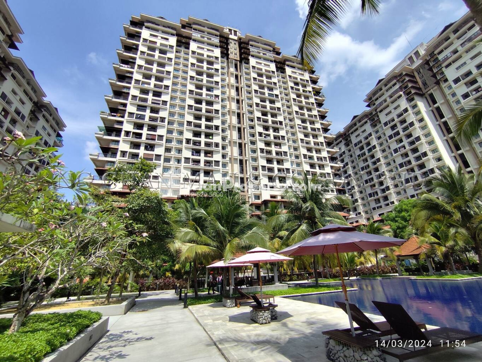 Condo For Auction at Armanee Condominium