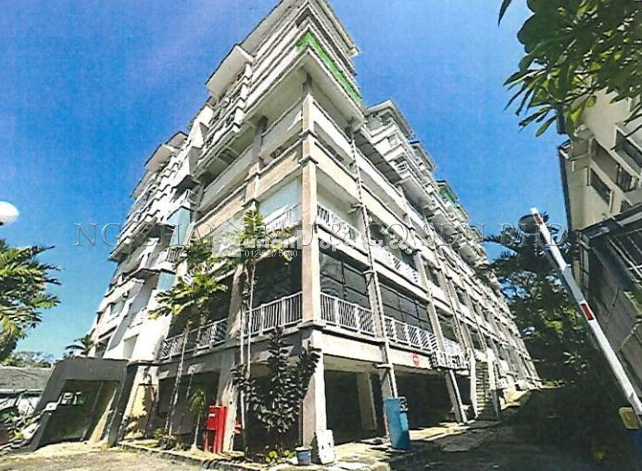 Terrace House For Auction at Casa Utama