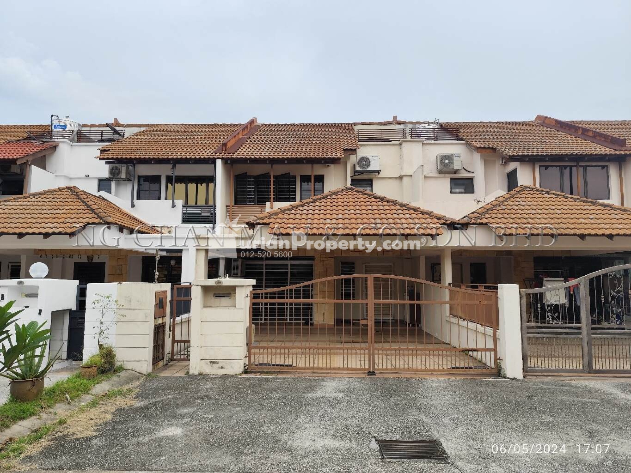 Terrace House For Auction at Lakeside Residences