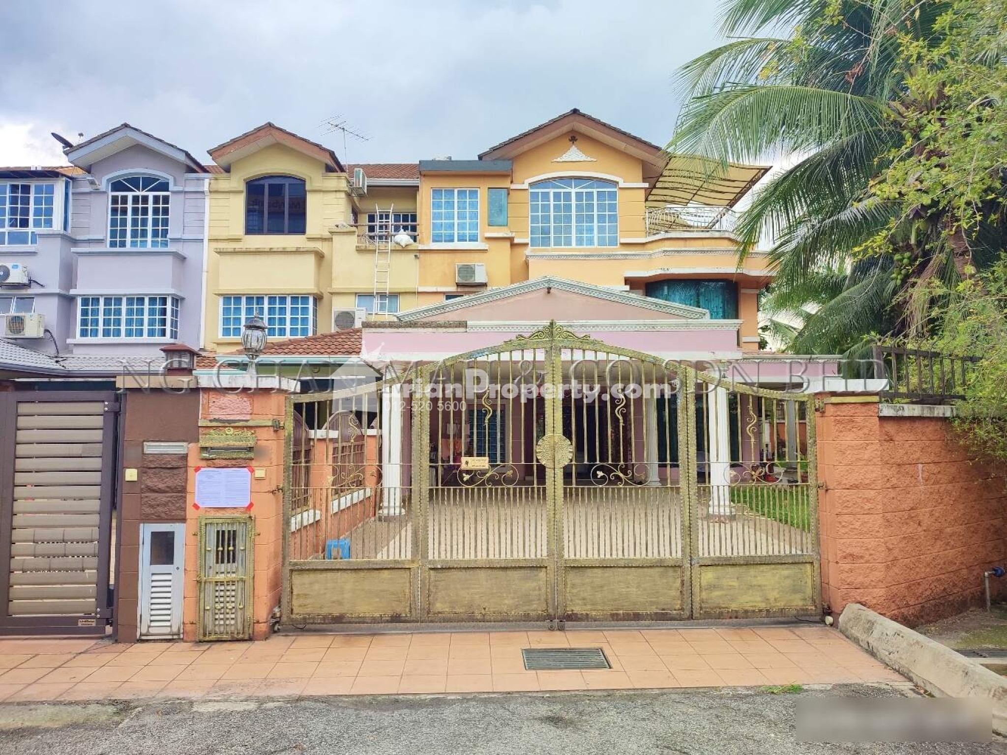 Terrace House For Auction at Medan Idaman