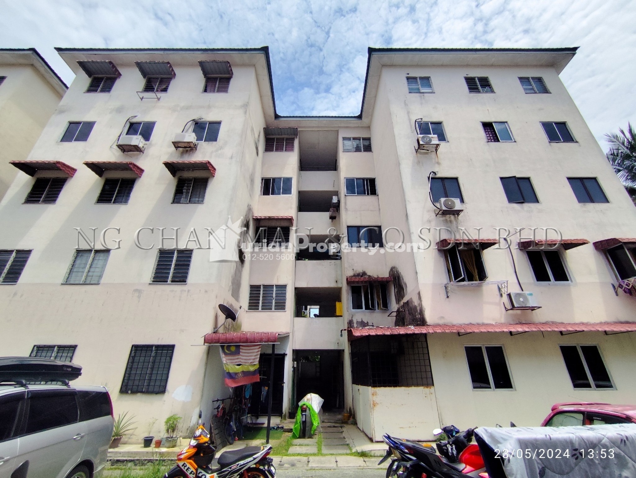 Apartment For Auction at Puchong Utama Court 1