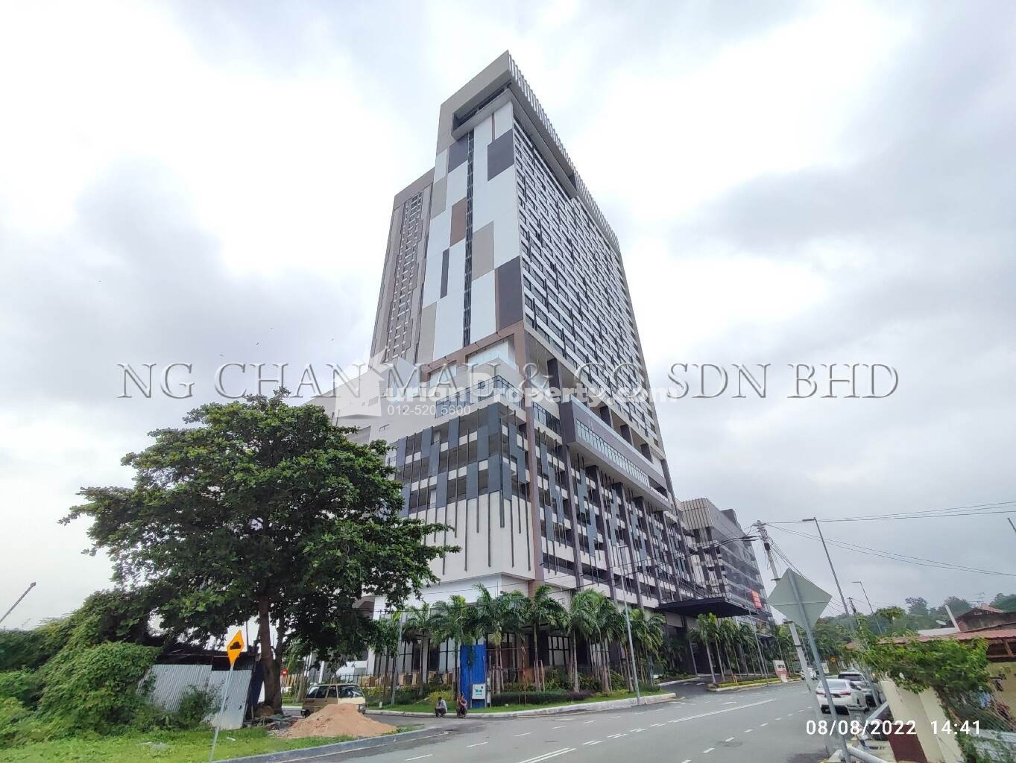 Serviced Residence For Auction at The Apple@ Bukit Cina