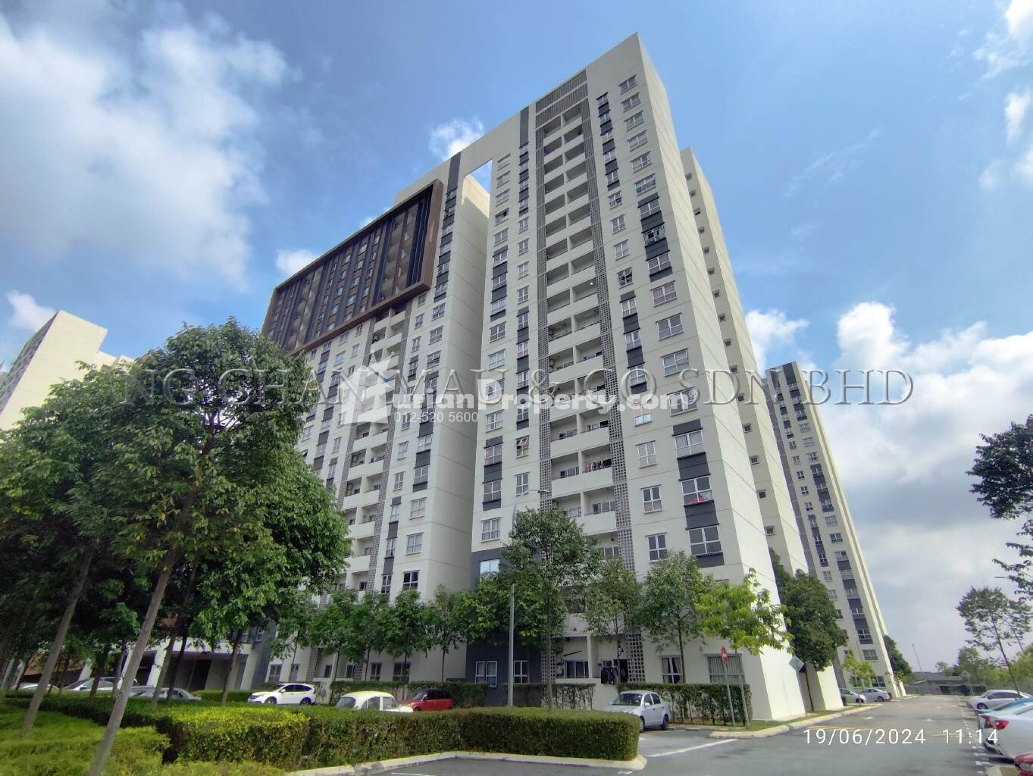 Apartment For Auction at Tropicana Aman 1