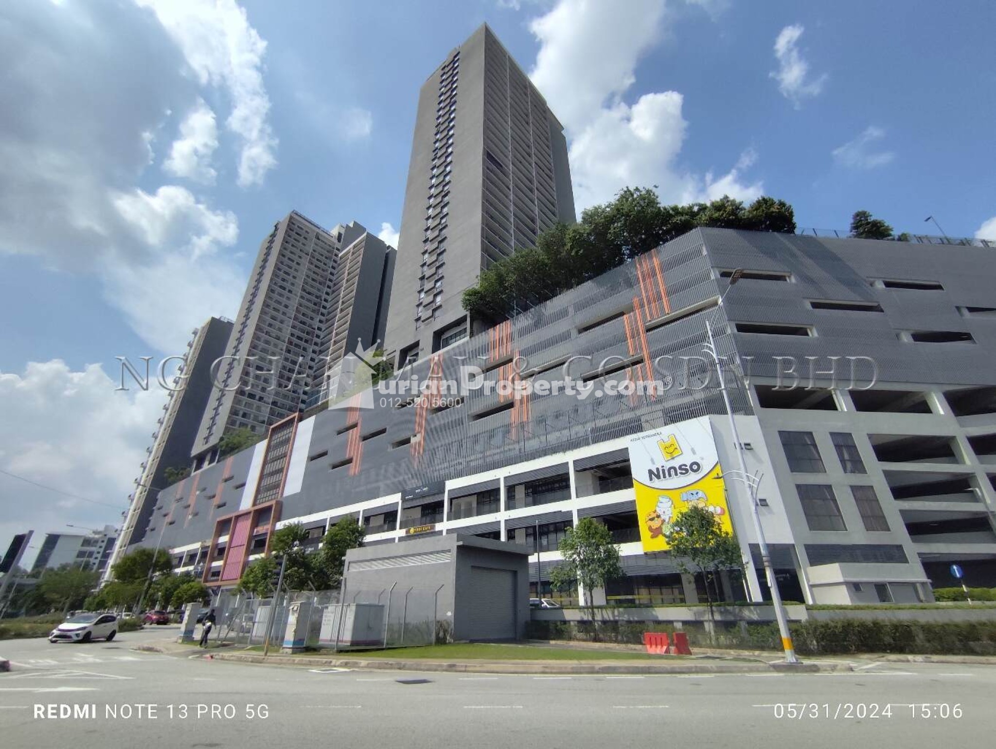 Retail Space For Auction at Emporis
