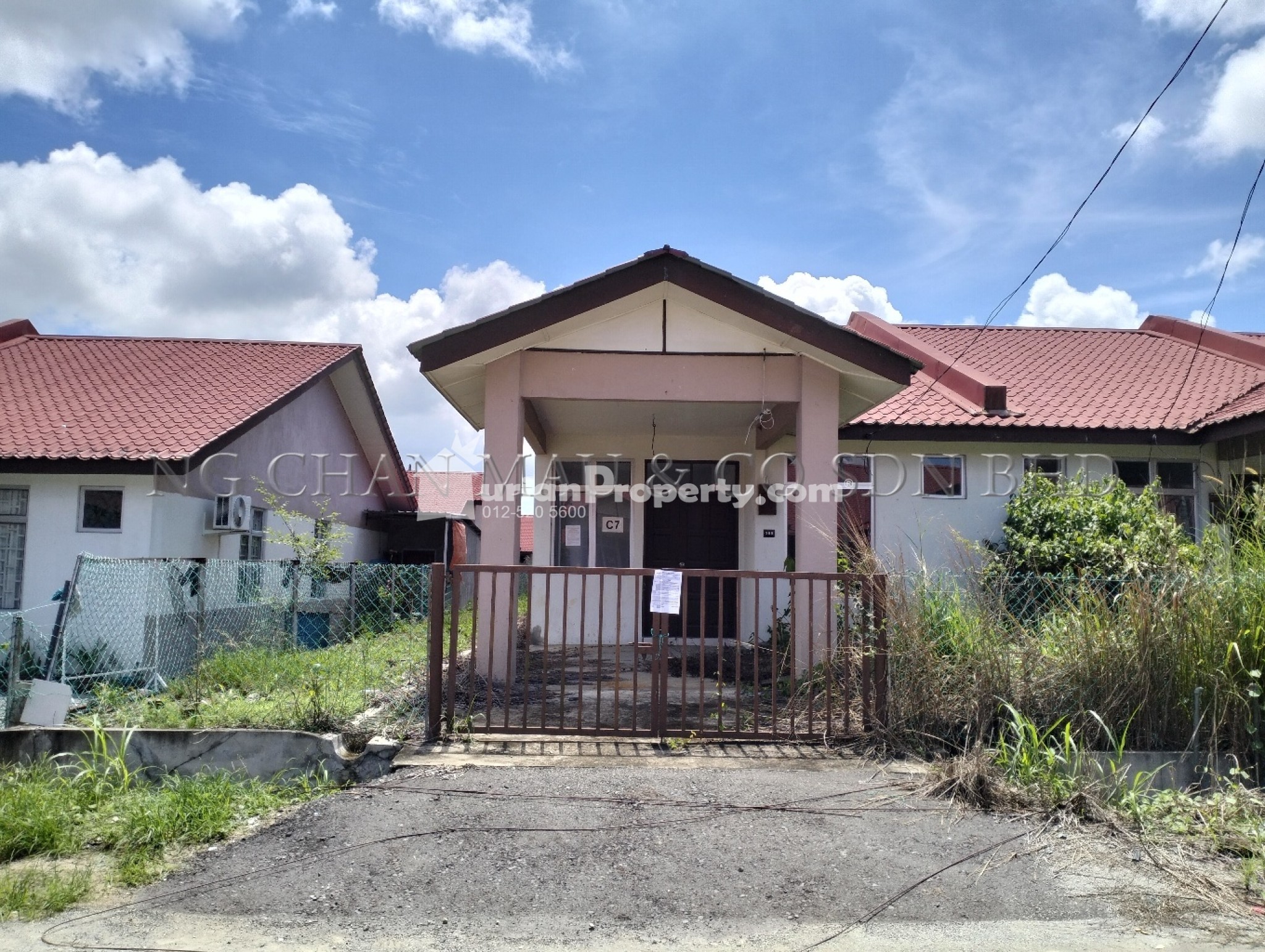 Terrace House For Auction at Taman Cenderawasih