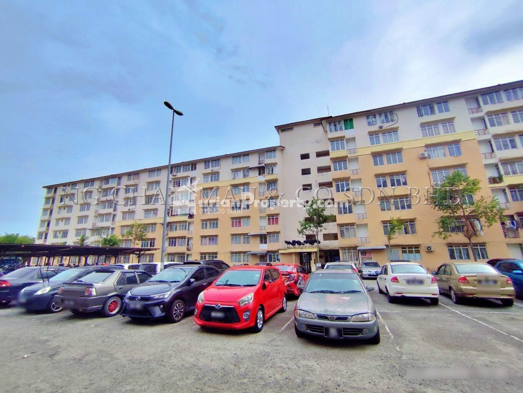 Apartment For Auction at Taman Topaz