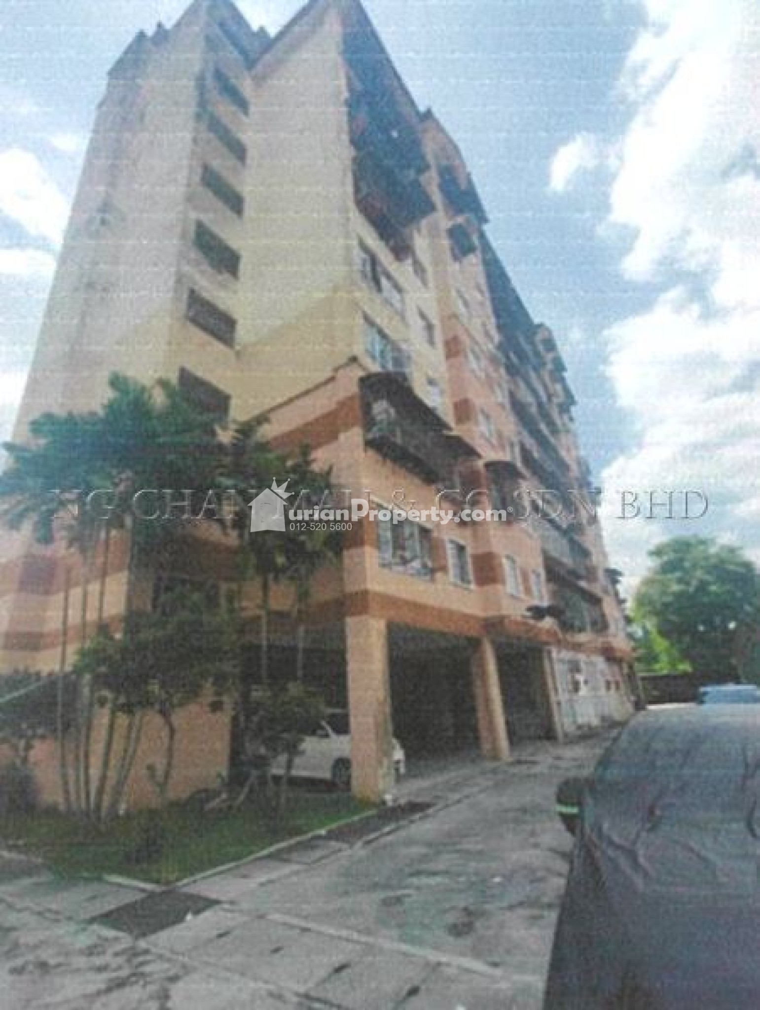 Apartment For Auction at Serdang Raya Court