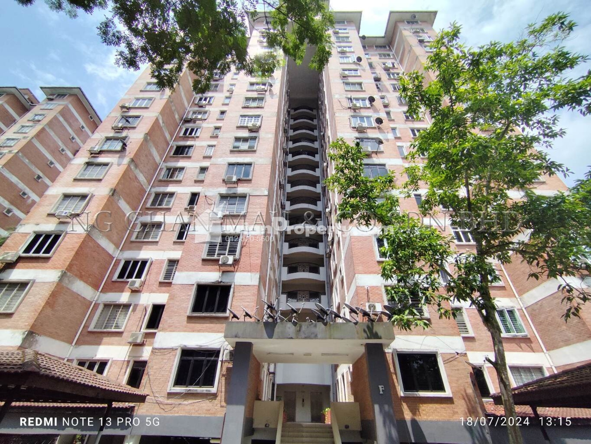 Condo For Auction at Garden Park