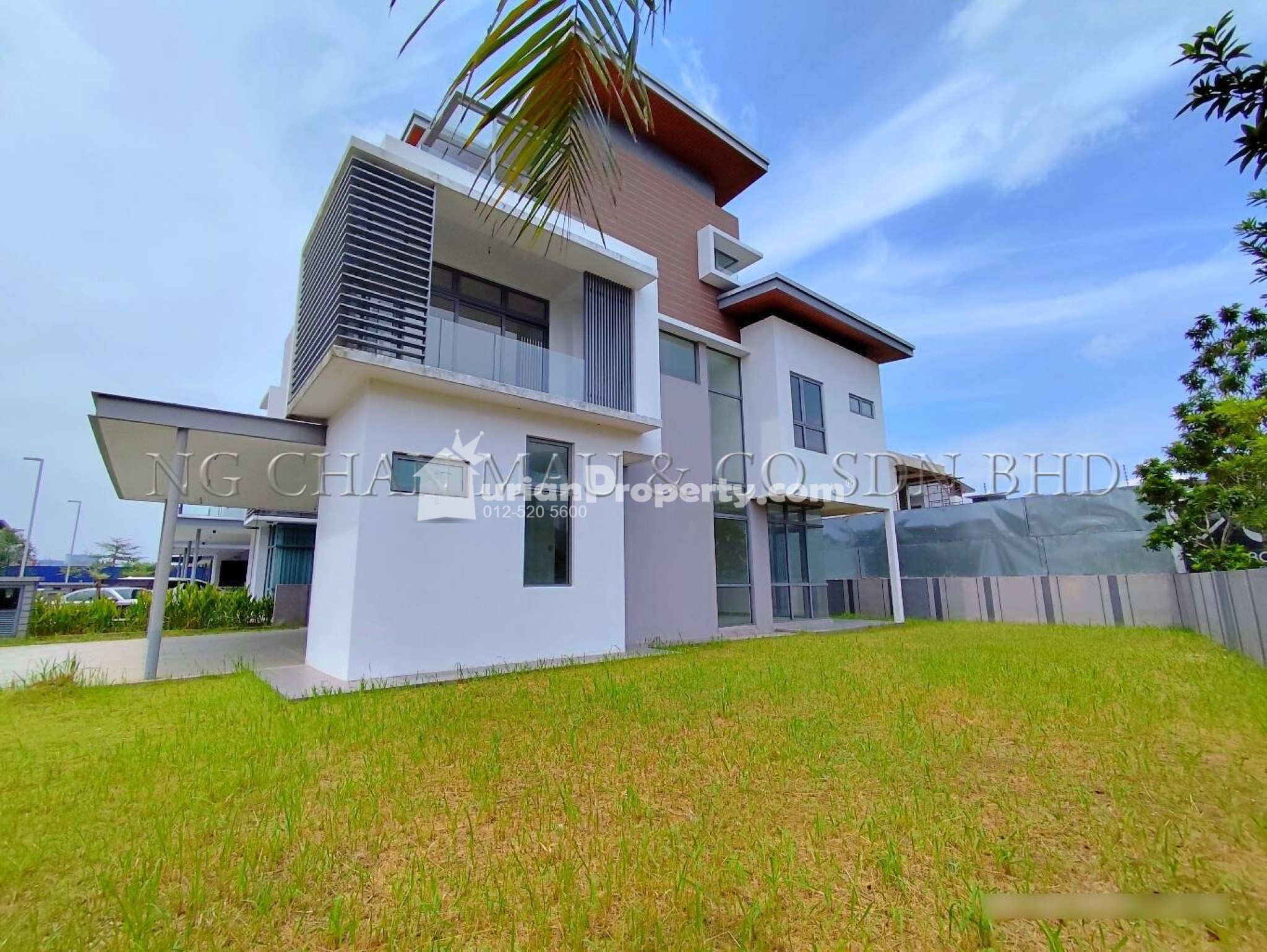 Bungalow House For Auction at Kota Kemuning