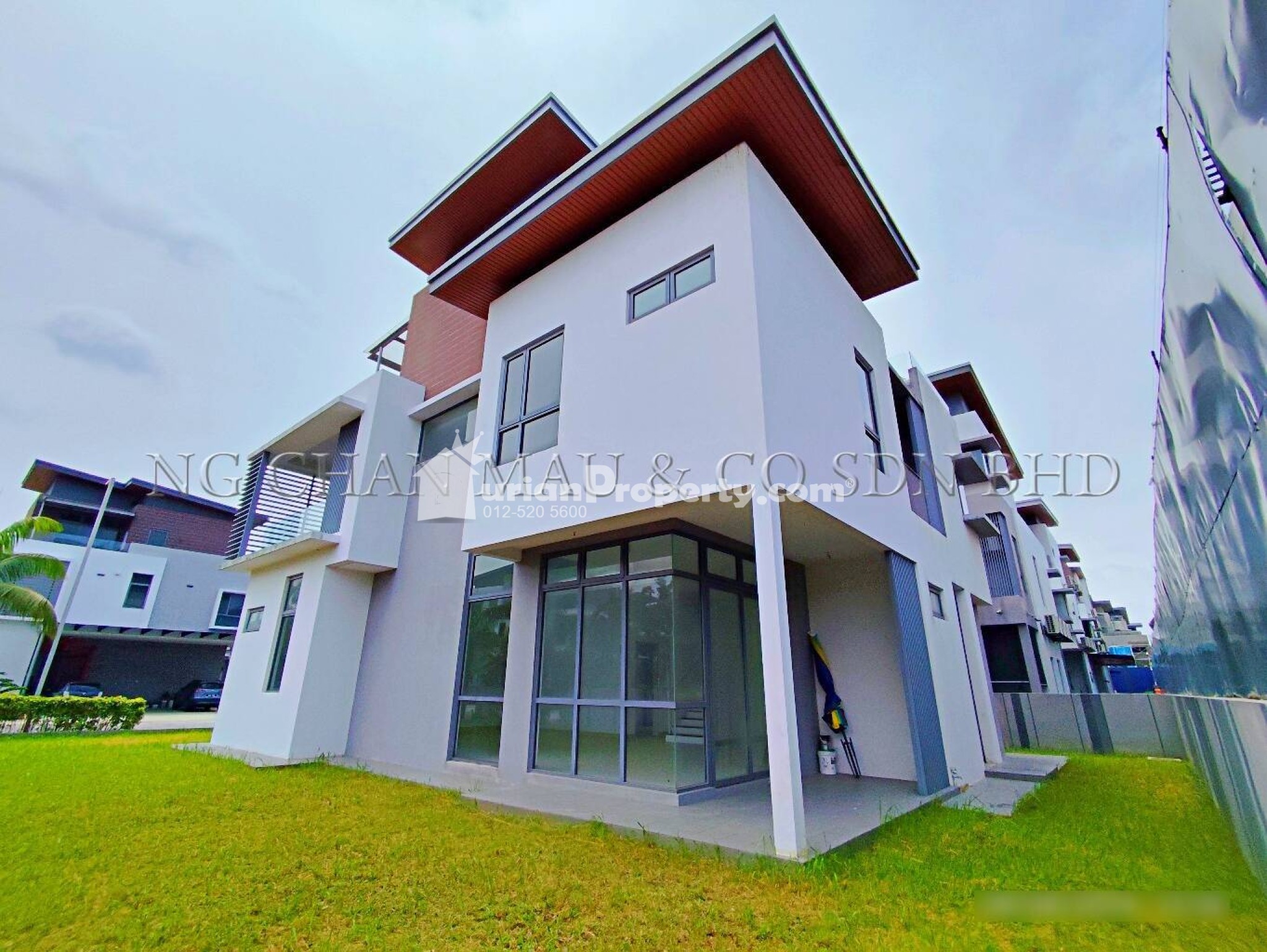 Bungalow House For Auction at Kota Kemuning