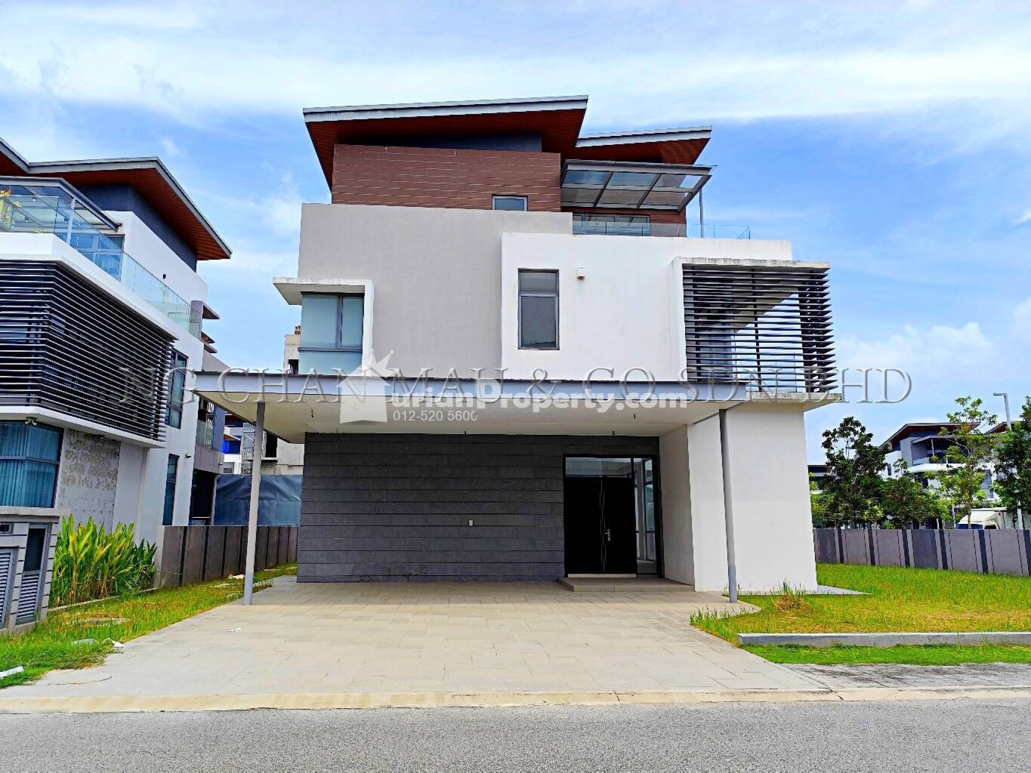 Bungalow House For Auction at Kota Kemuning