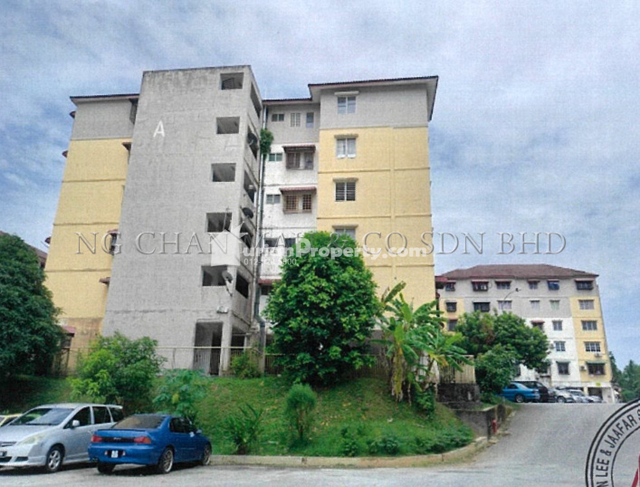 Apartment For Auction at Kemuning Apartment