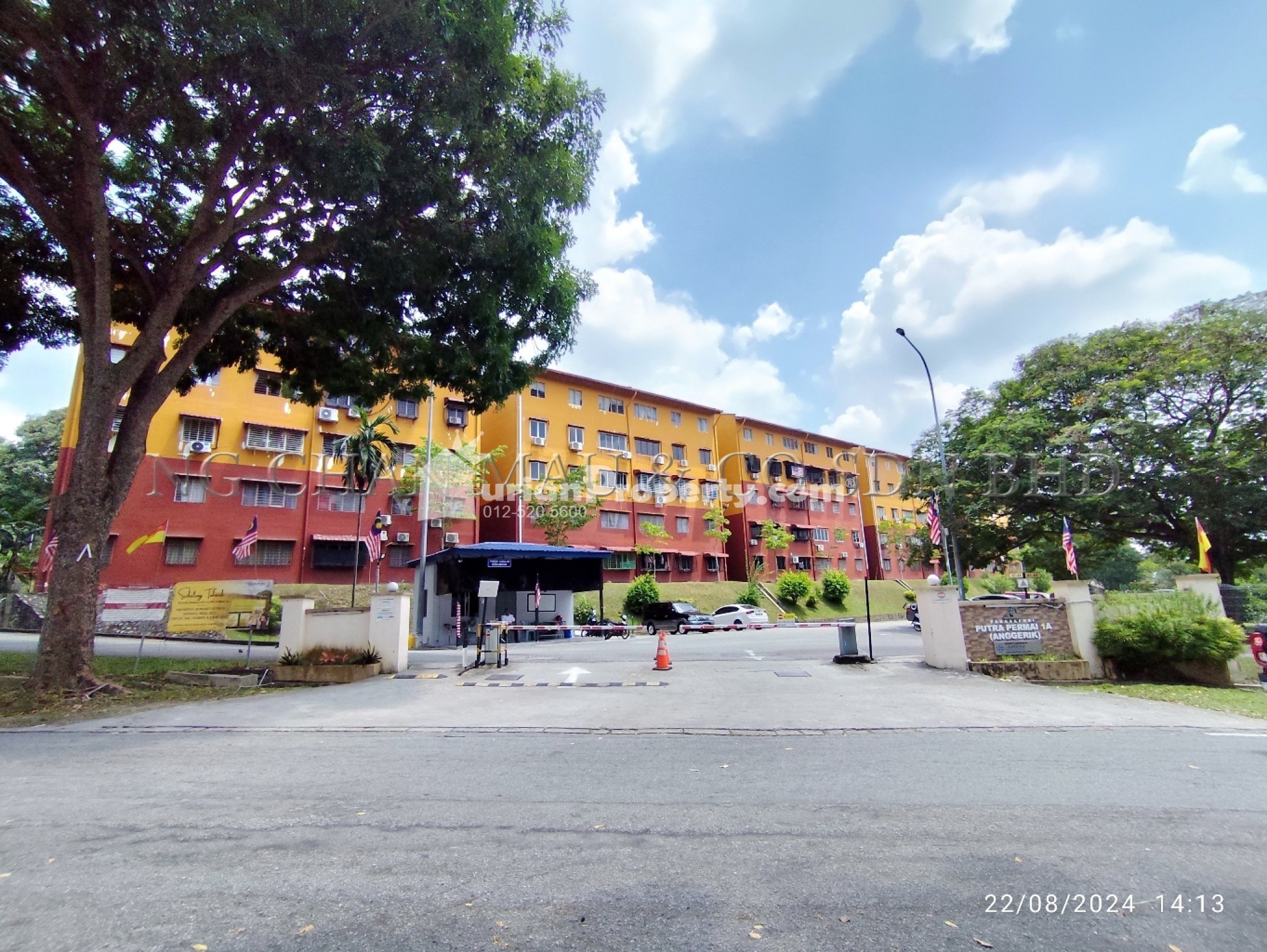 Apartment For Auction at Putra Permai Type A