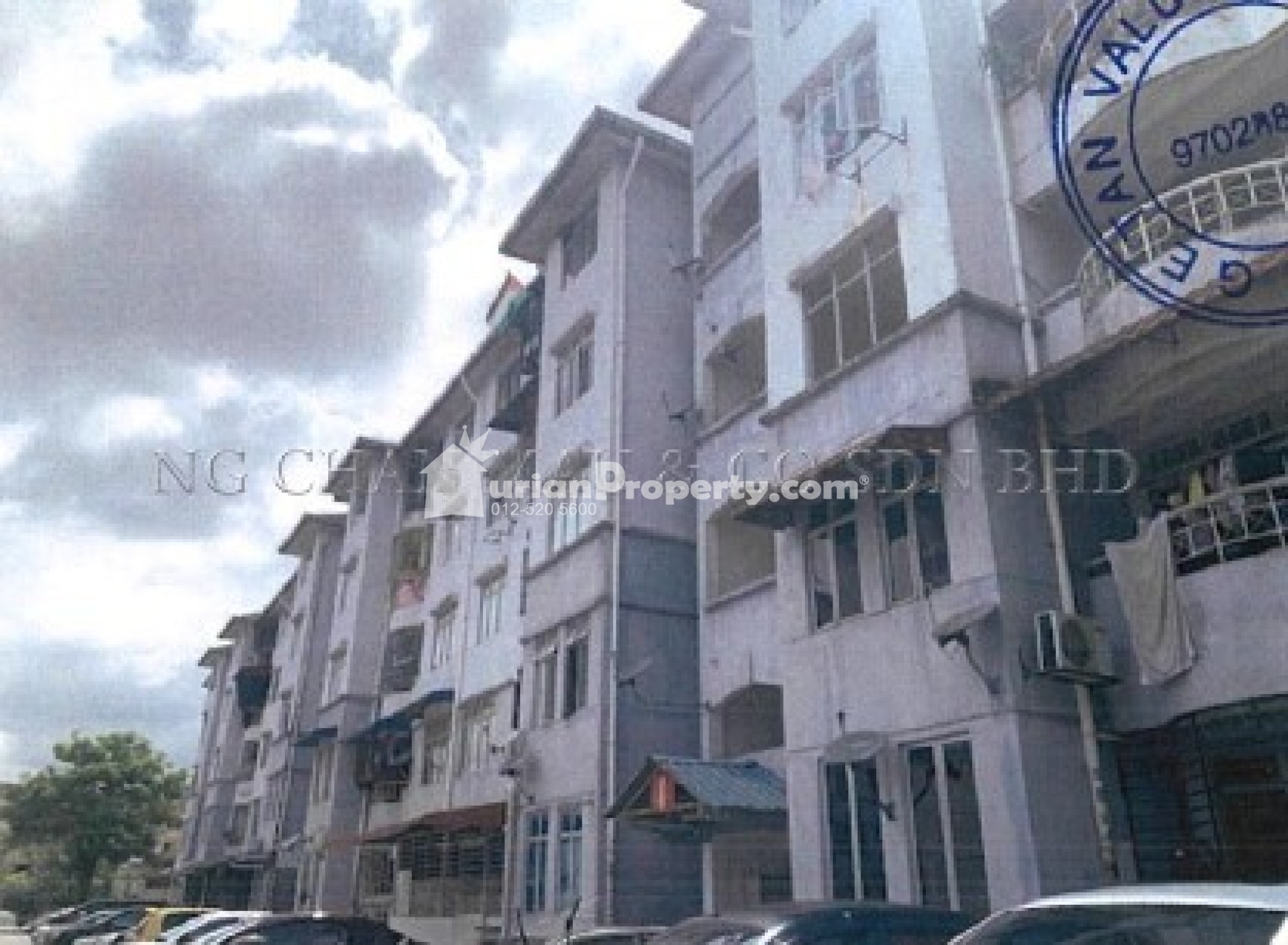 Apartment For Auction at Kiambang Apartment