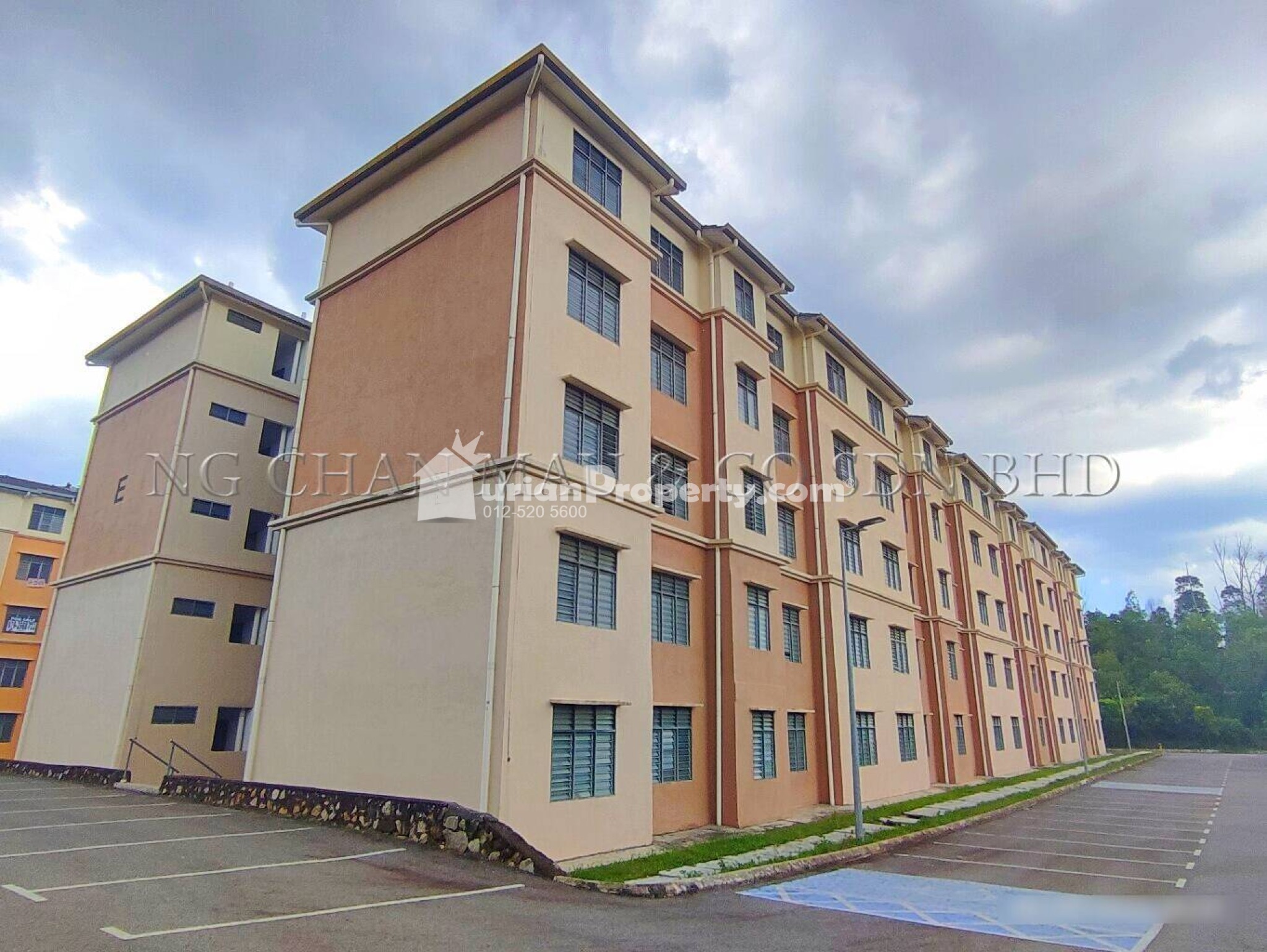 Apartment For Auction at Pangsapuri Seri Angsana