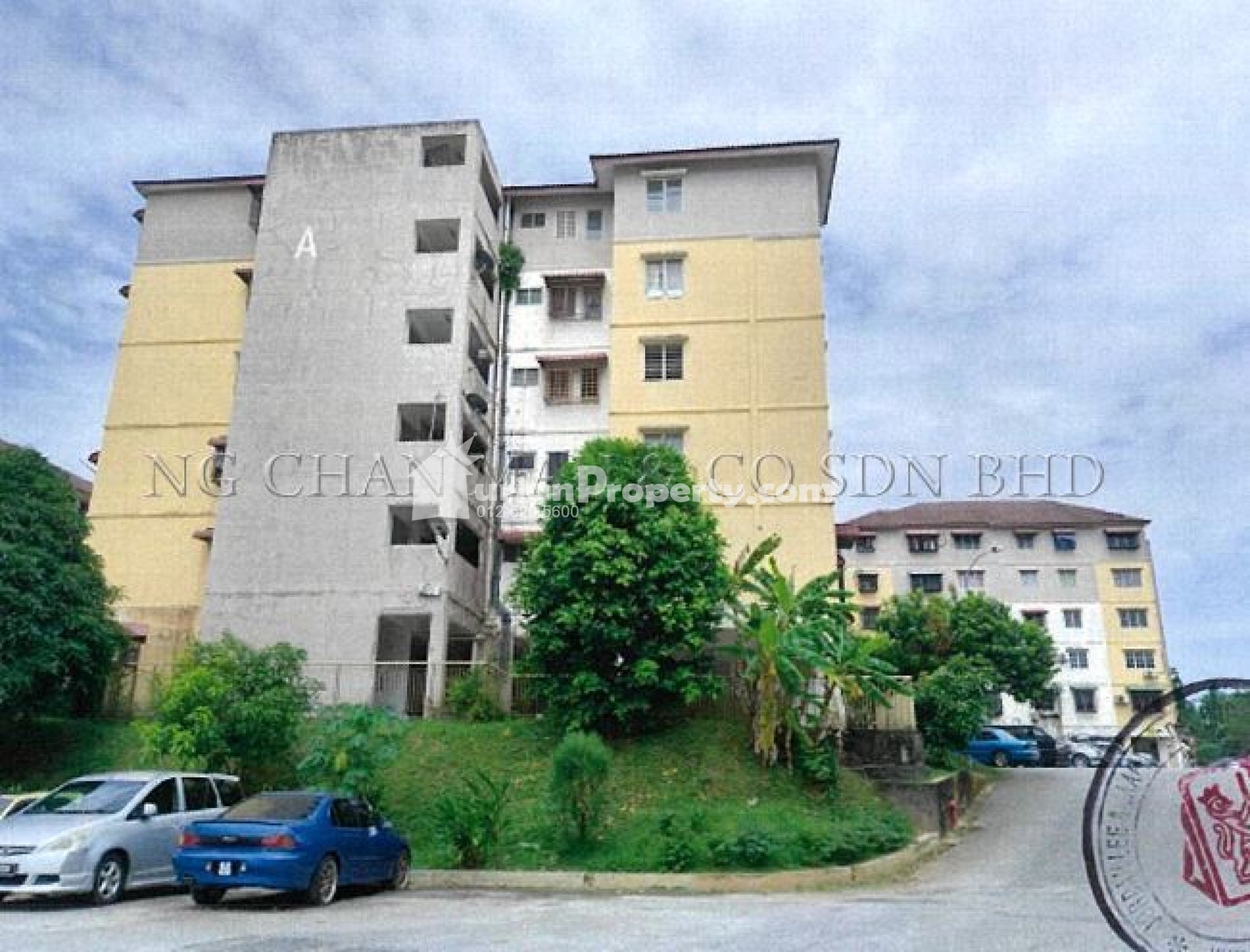 Apartment For Auction at Kemuning Apartment