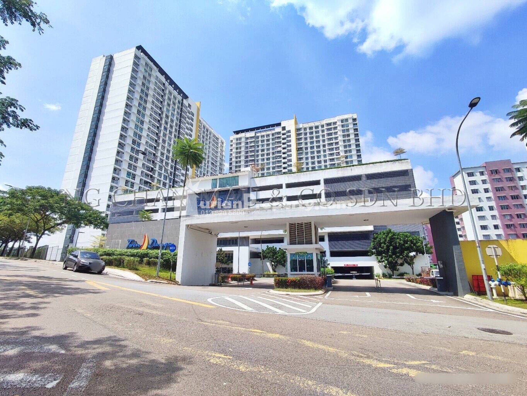 Apartment For Auction at Twin Danga Residence