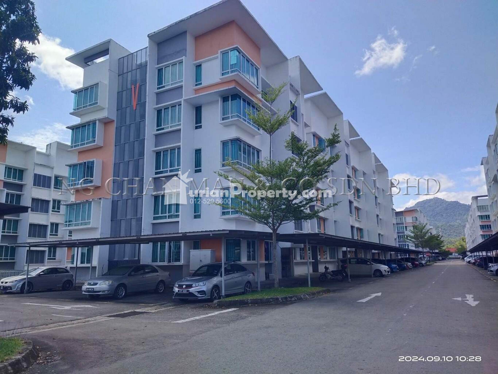 Apartment For Auction at University Utama Condominium