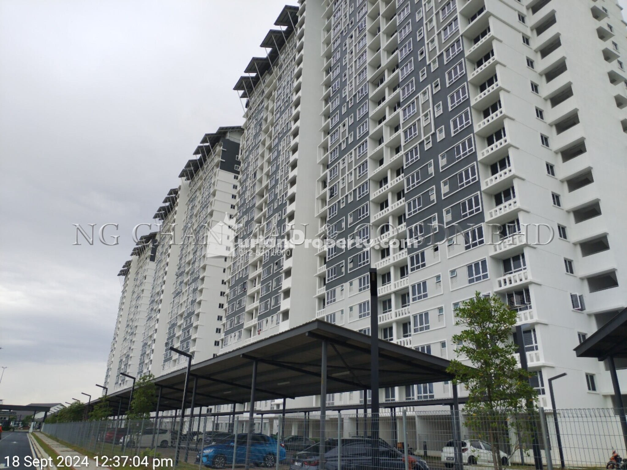 Apartment For Auction at Aspire Residence