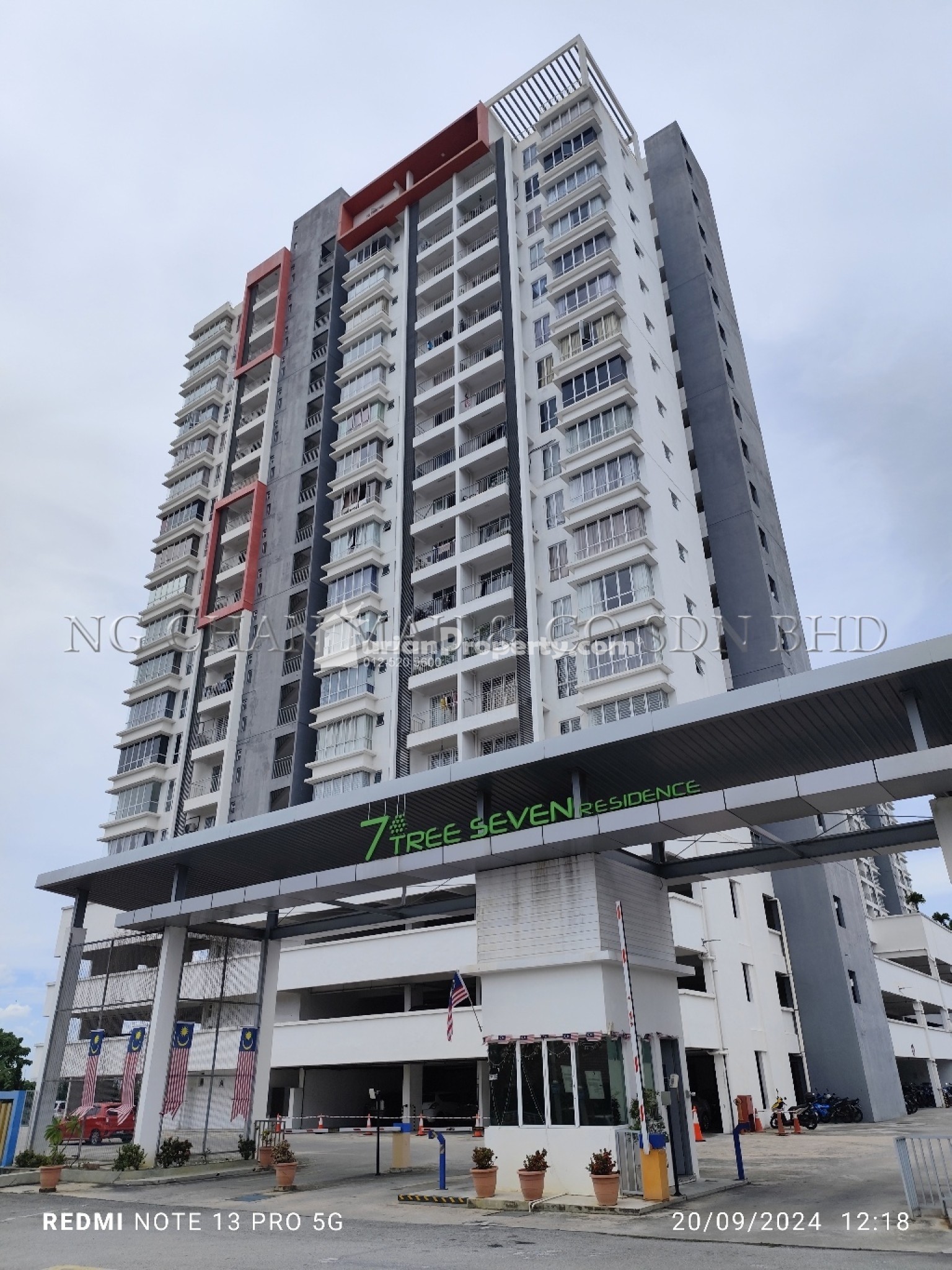 Apartment For Auction at 7 Tree Seven Residence