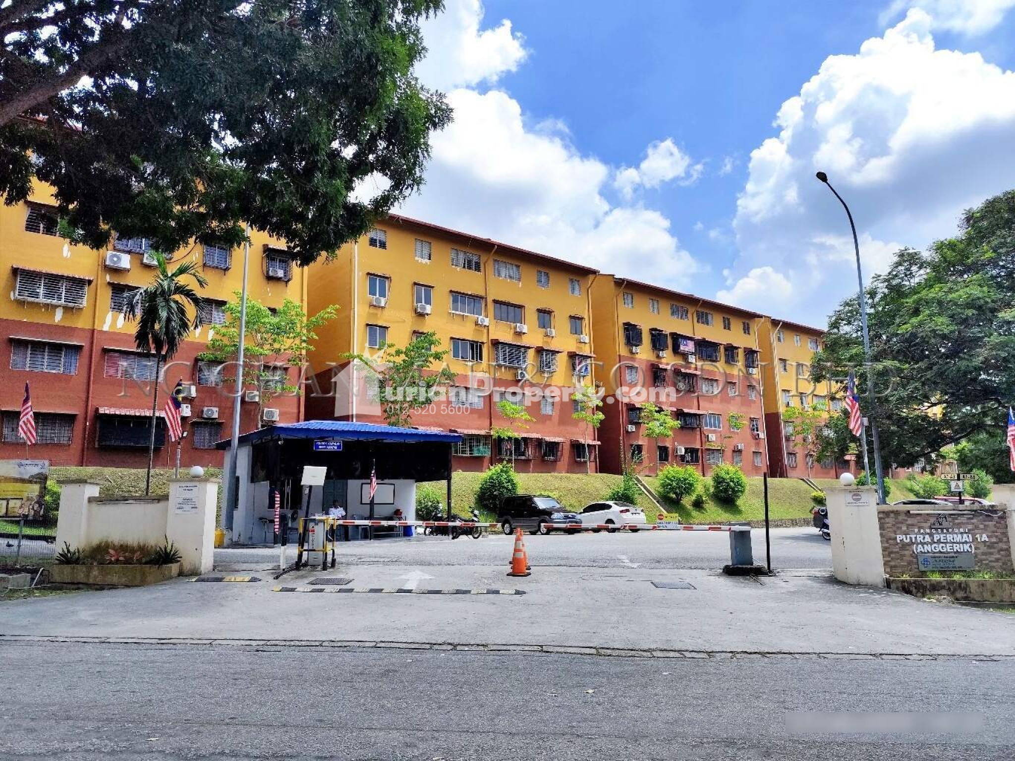 Apartment For Auction at Putra Permai Type A