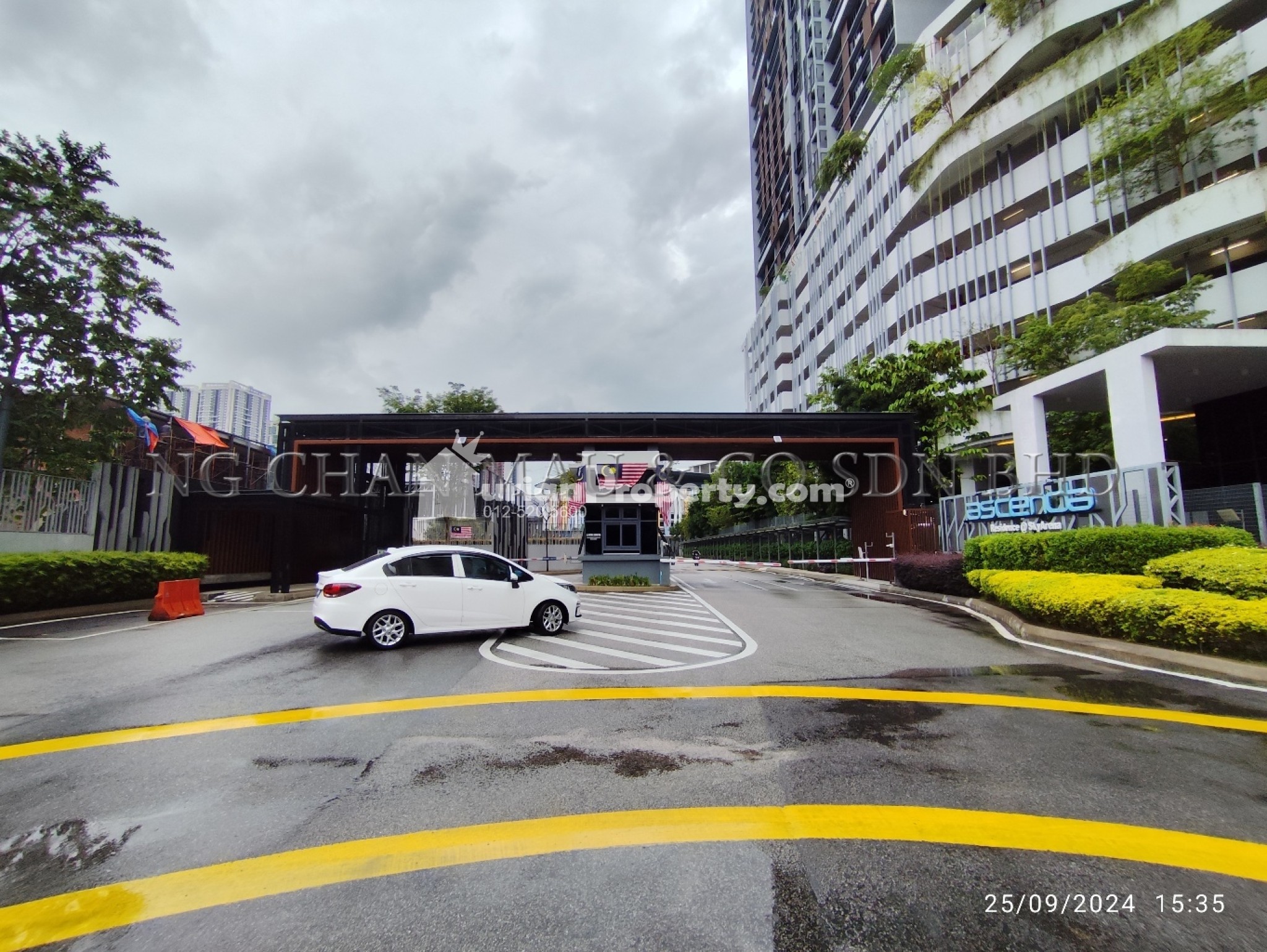 Condo For Auction at Ascenda Residence @ SkyArena
