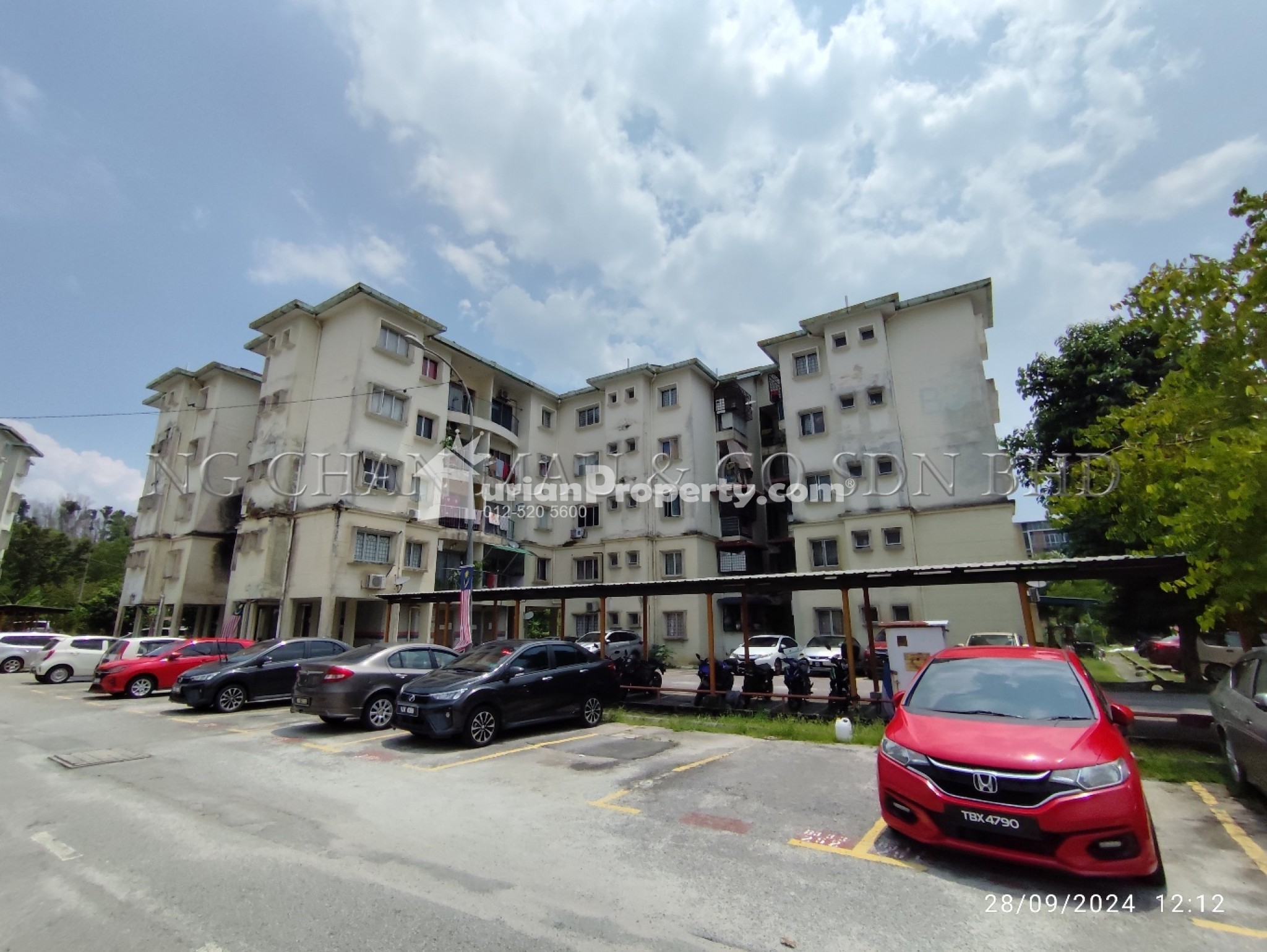 Apartment For Auction at Birchwood Court