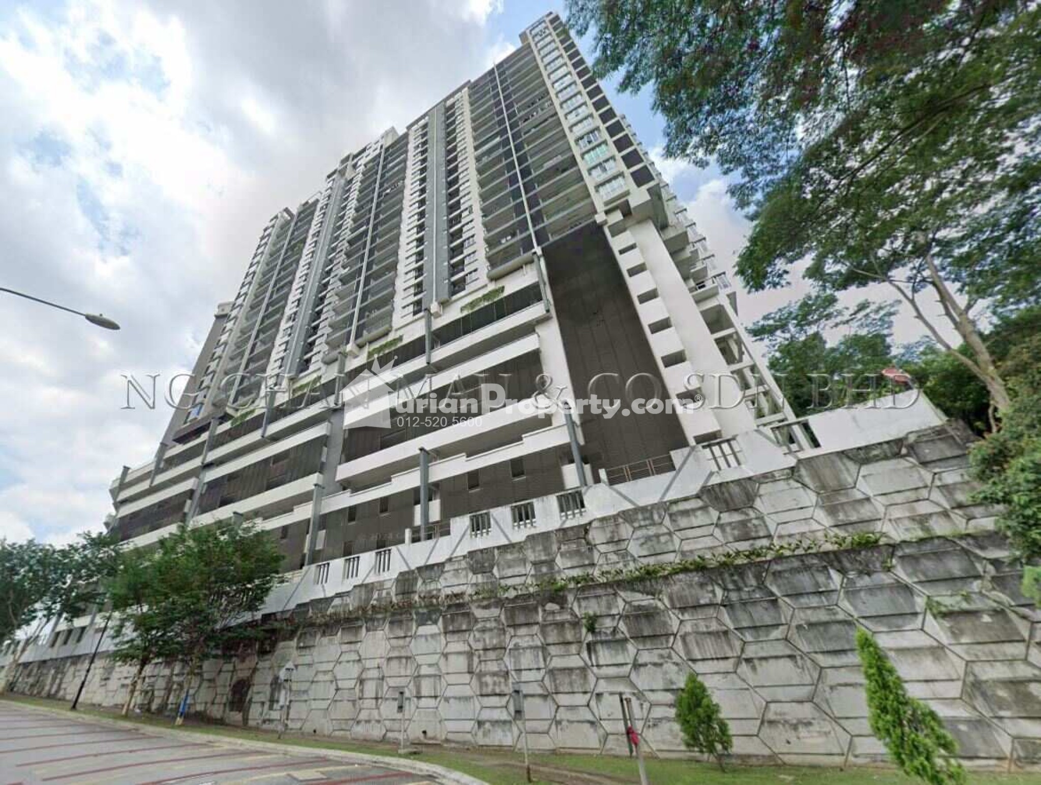 Condo For Auction at Sky Vista Residensi