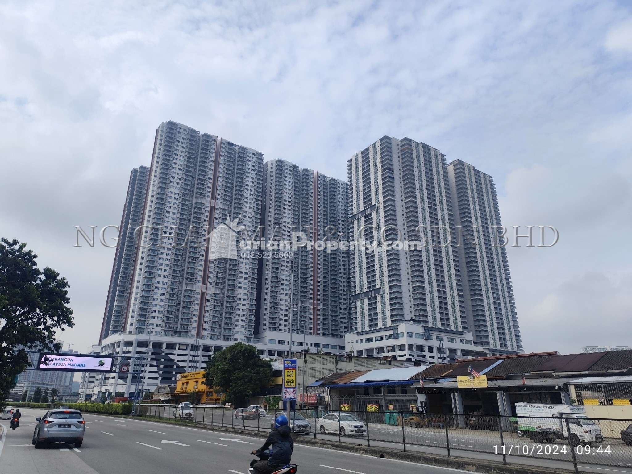 Serviced Residence For Auction at Razak City Residences