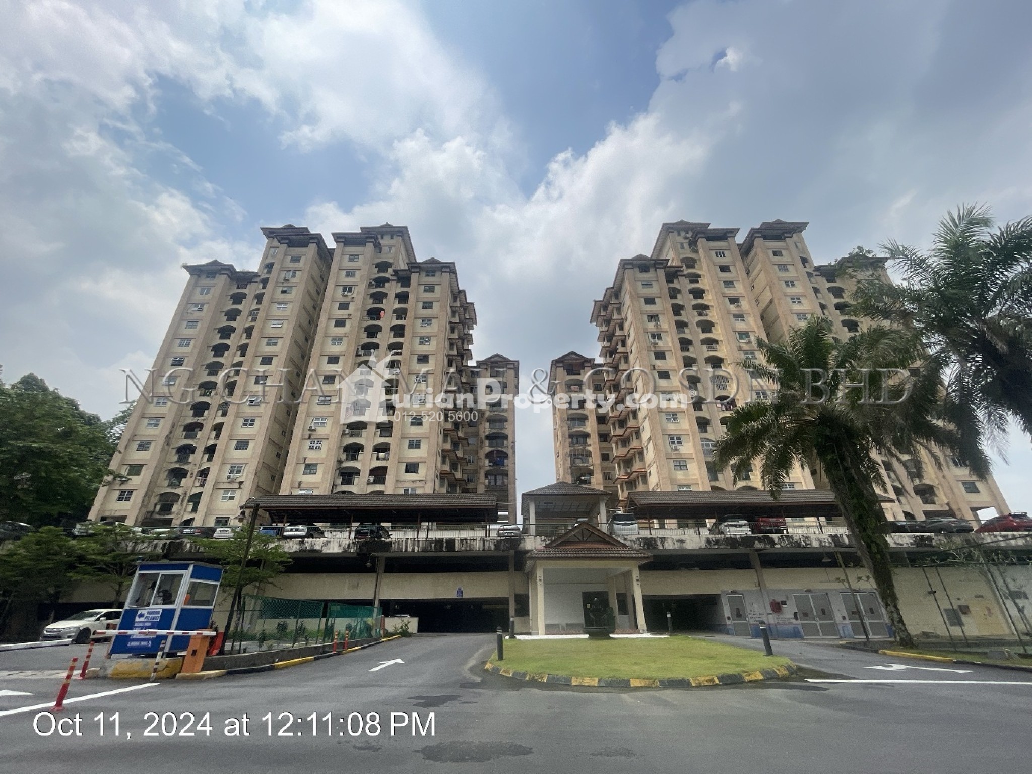 Condo For Auction at Villa Duta