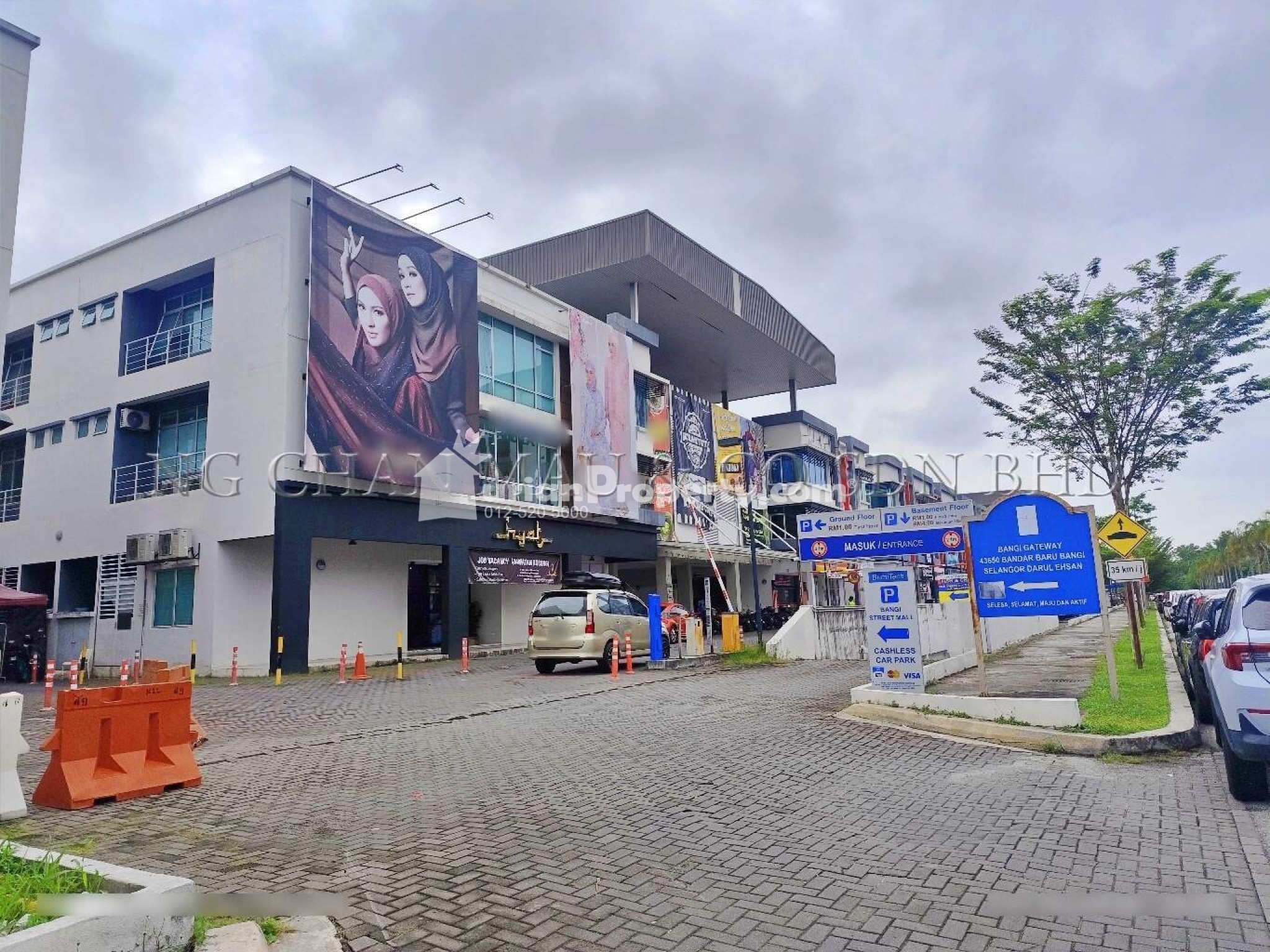 Shop Office For Auction at Bangi Gateway Shopping Complex