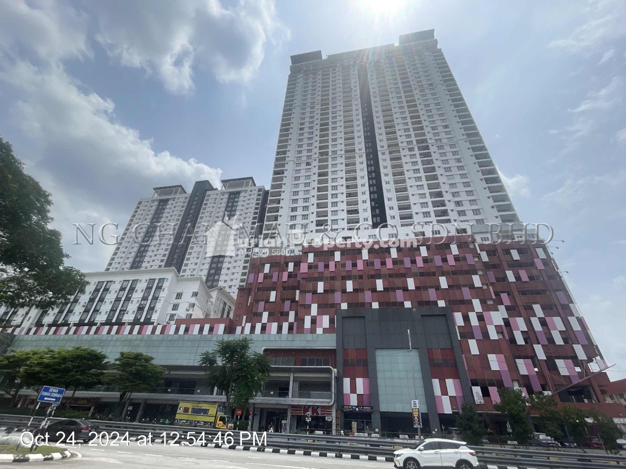 Apartment For Auction at Axis SoHu