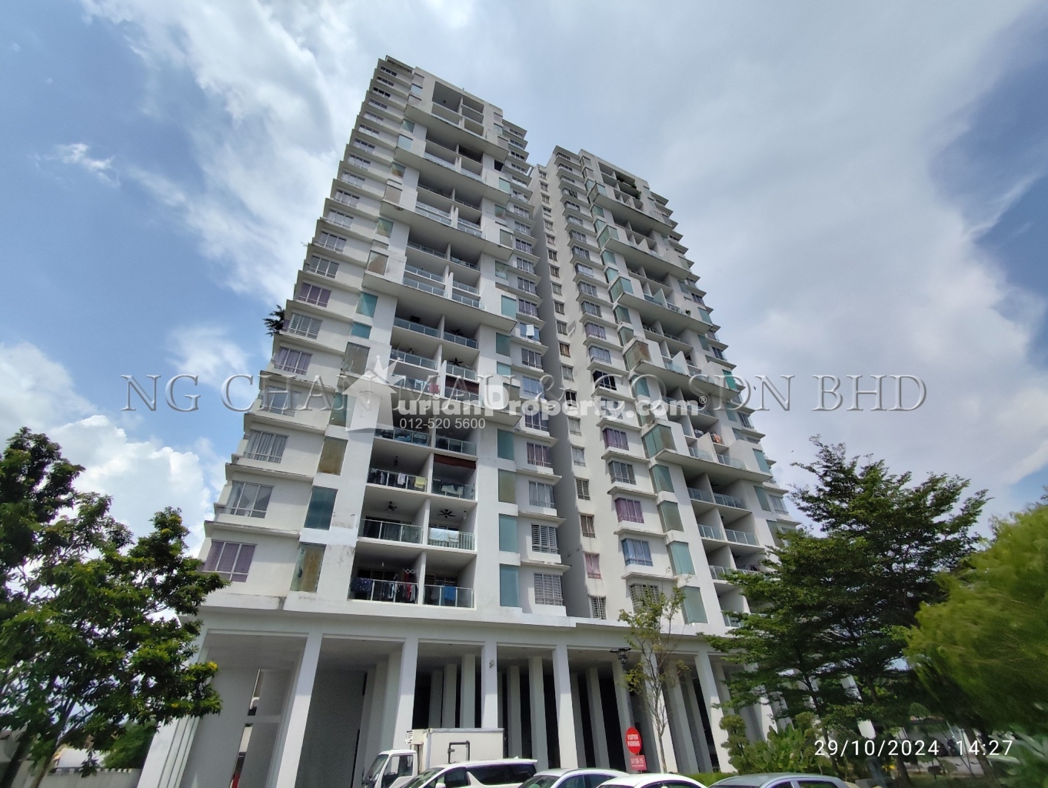 Condo For Auction at Zen Residence