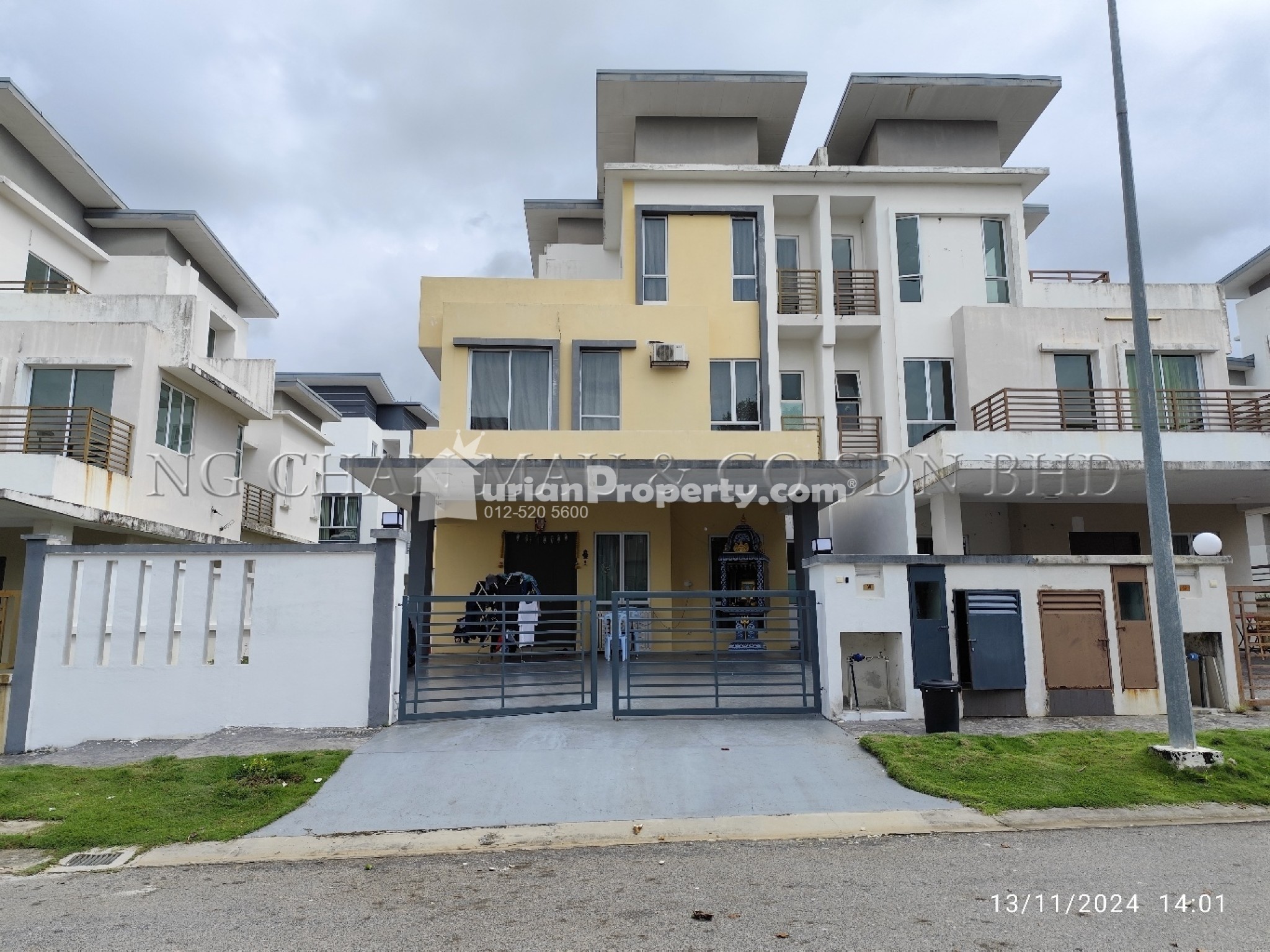 Semi D For Auction at Regency Parc