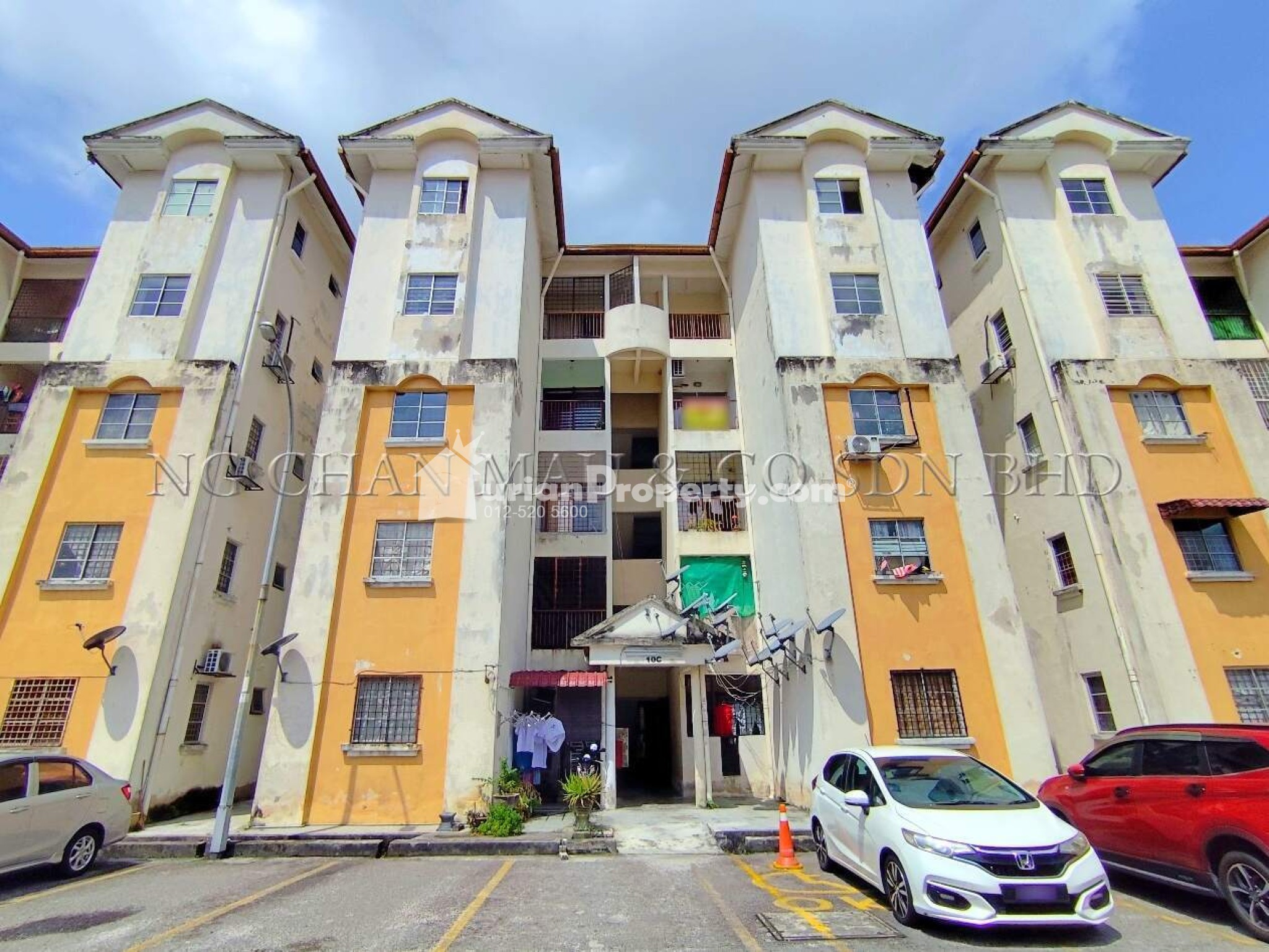 Apartment For Auction at Orkid Apartment