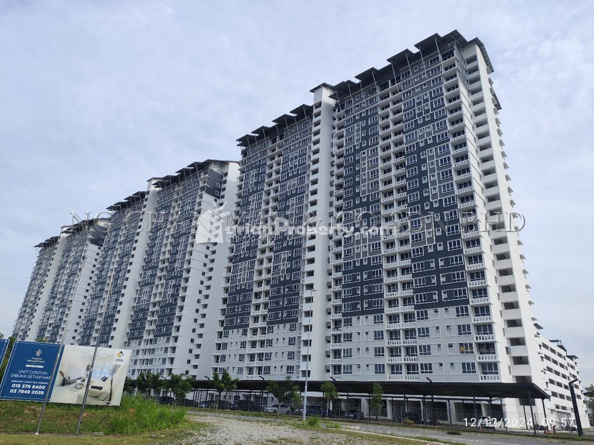 Apartment For Auction at Aspire Residence