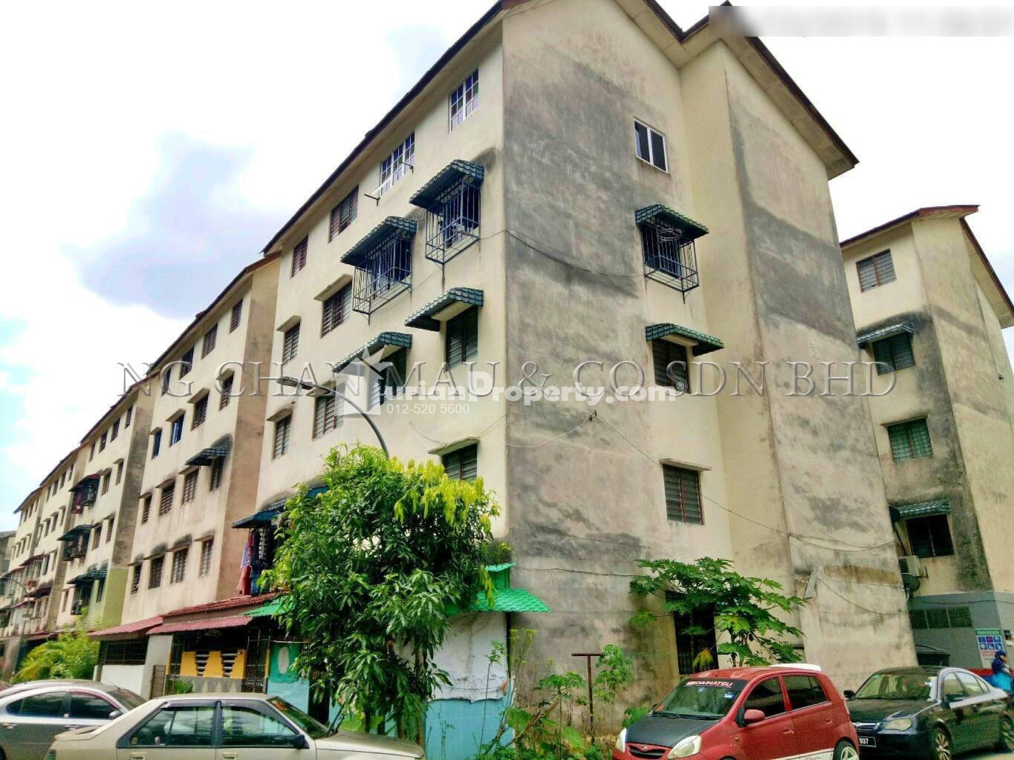 Apartment For Auction at Taman Pinggiran Delima