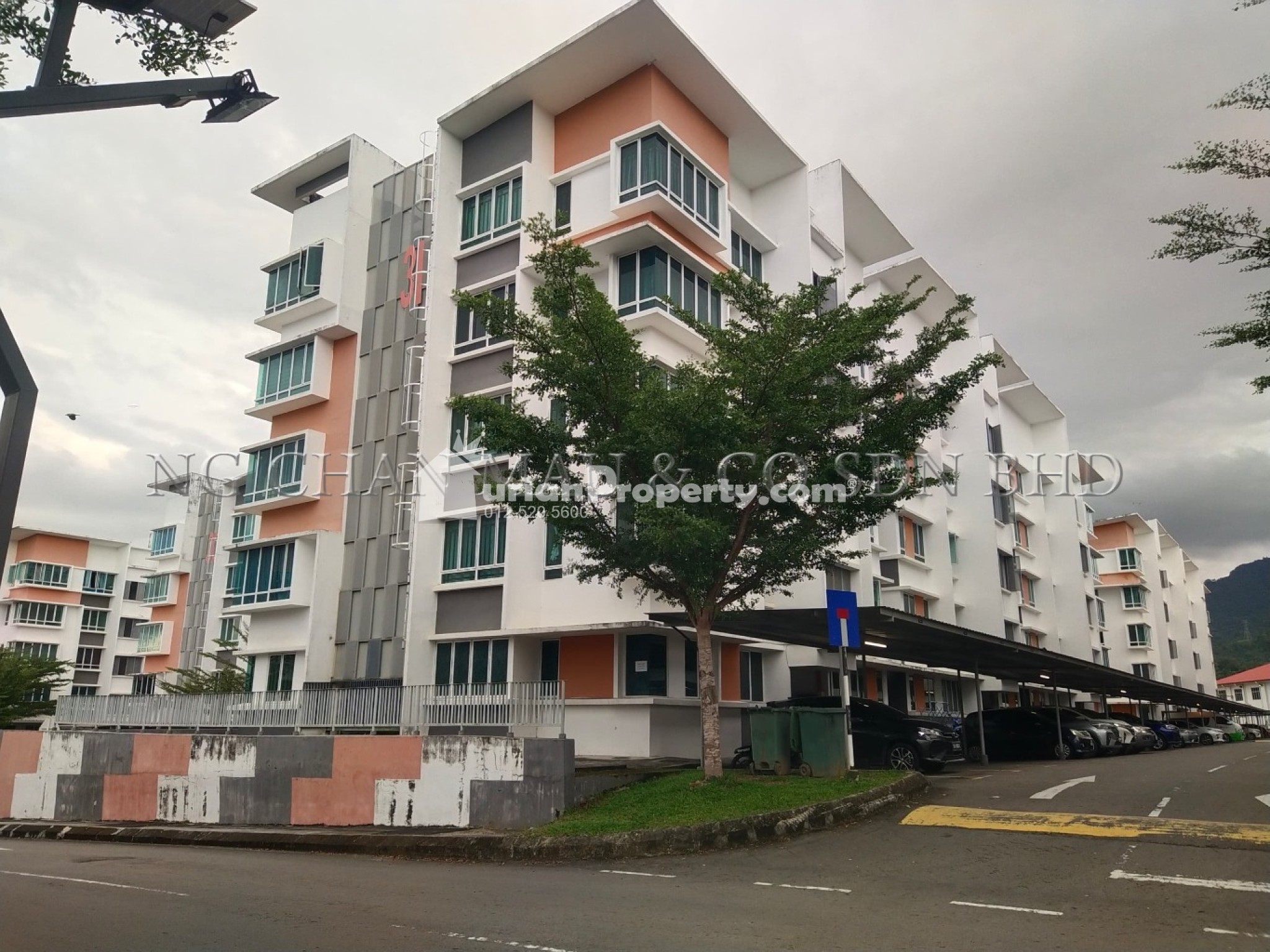 Apartment For Auction at University Utama Condominium