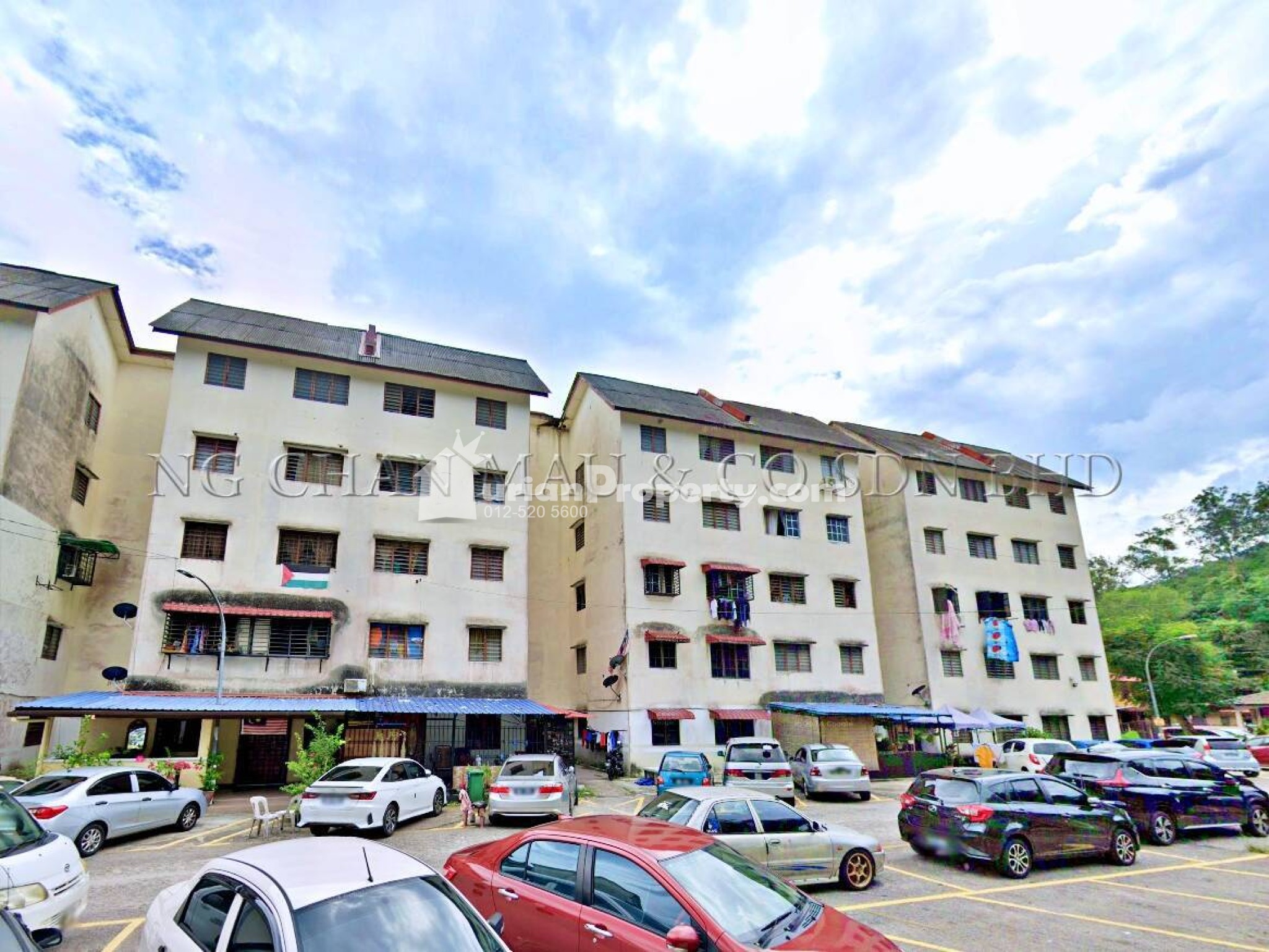 Apartment For Auction at Taman Pinggiran Delima