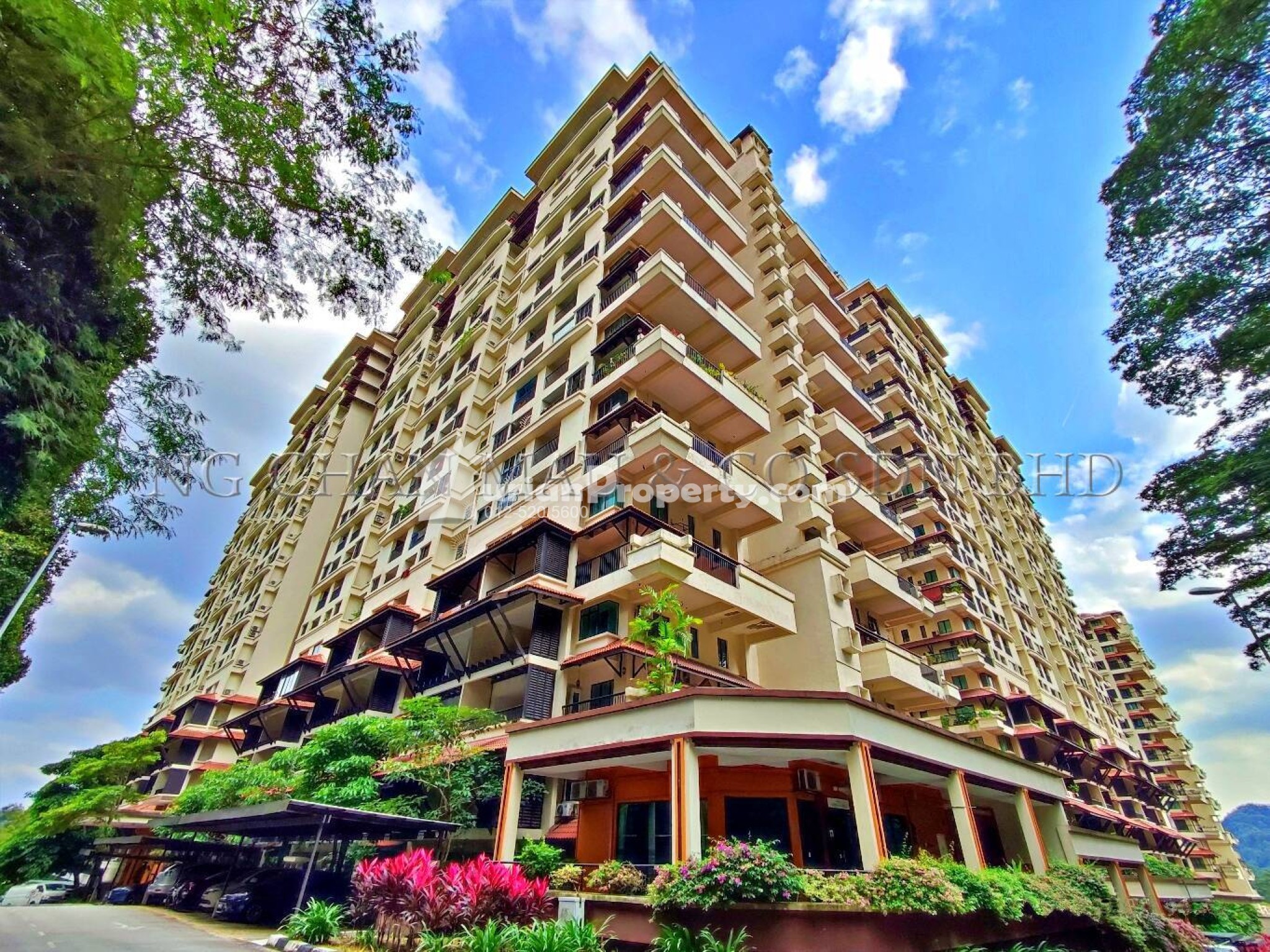 Condo For Auction at Armanee Condominium
