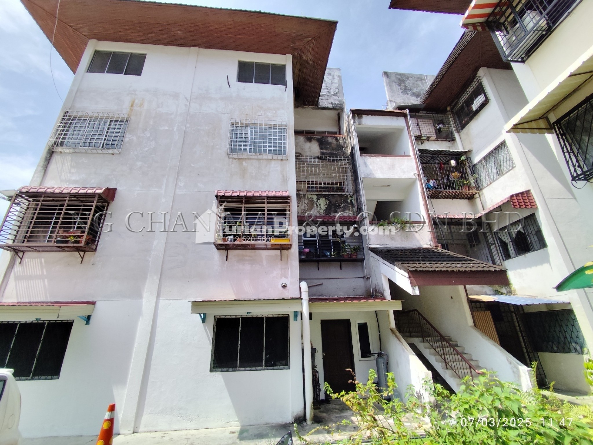 Apartment For Auction at Apartment Cempaka (Bdr Baru Selayang)