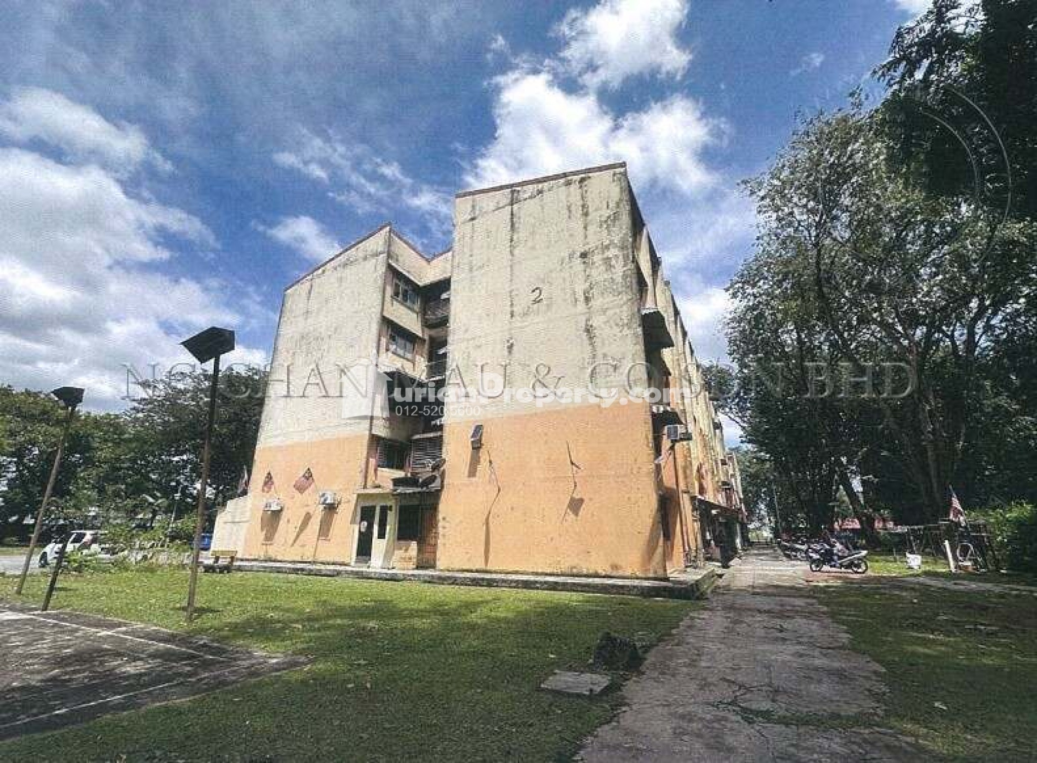 Apartment For Auction at Flat PKNS Seksyen 19