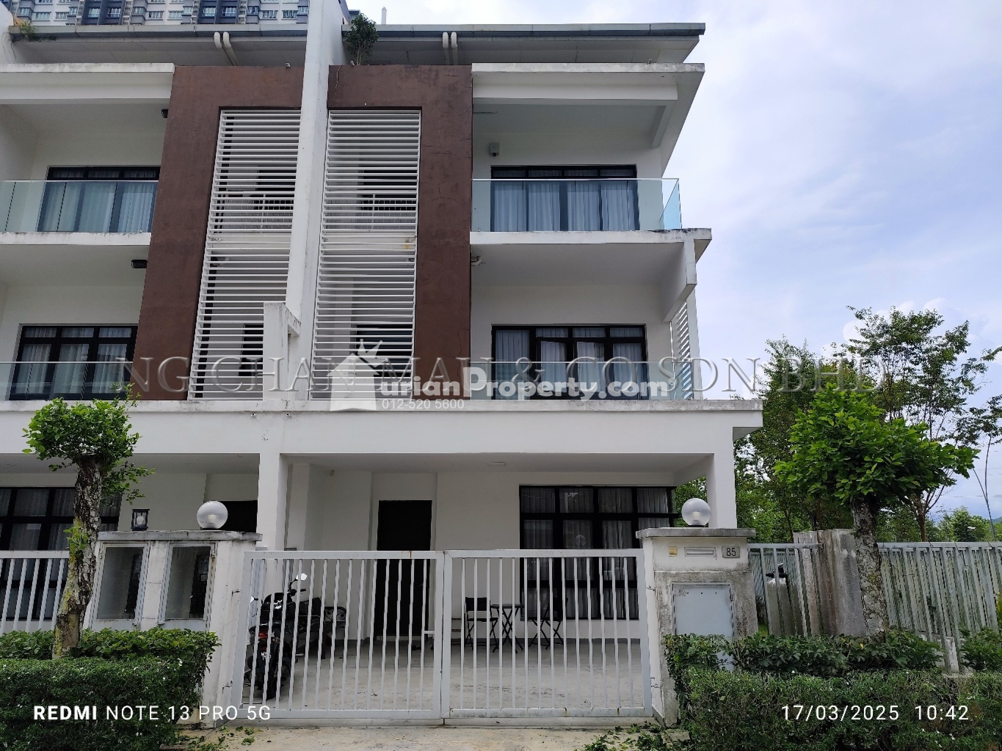 Terrace House For Auction at Avens Residence