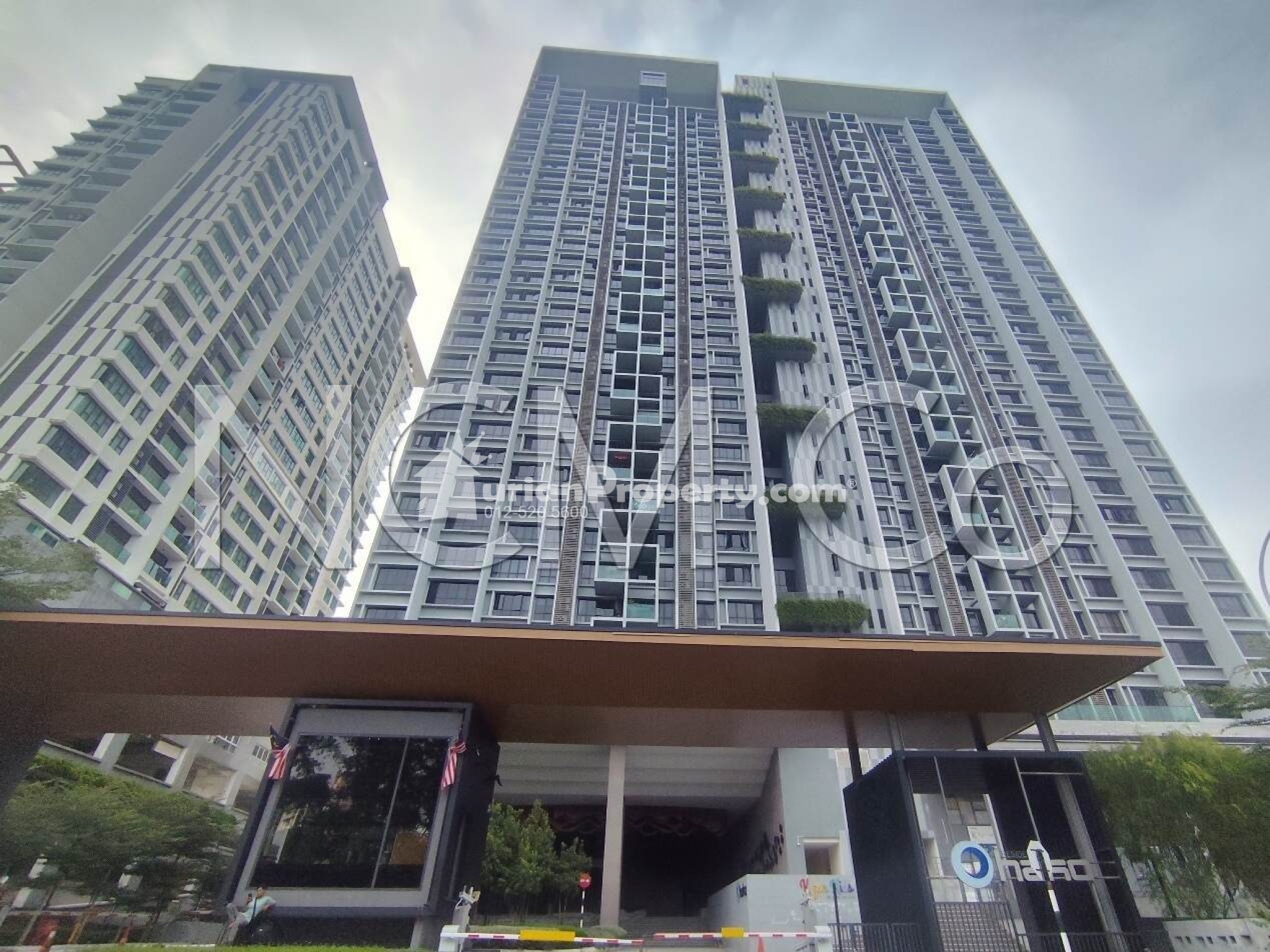 Serviced Residence For Auction at O'Hako