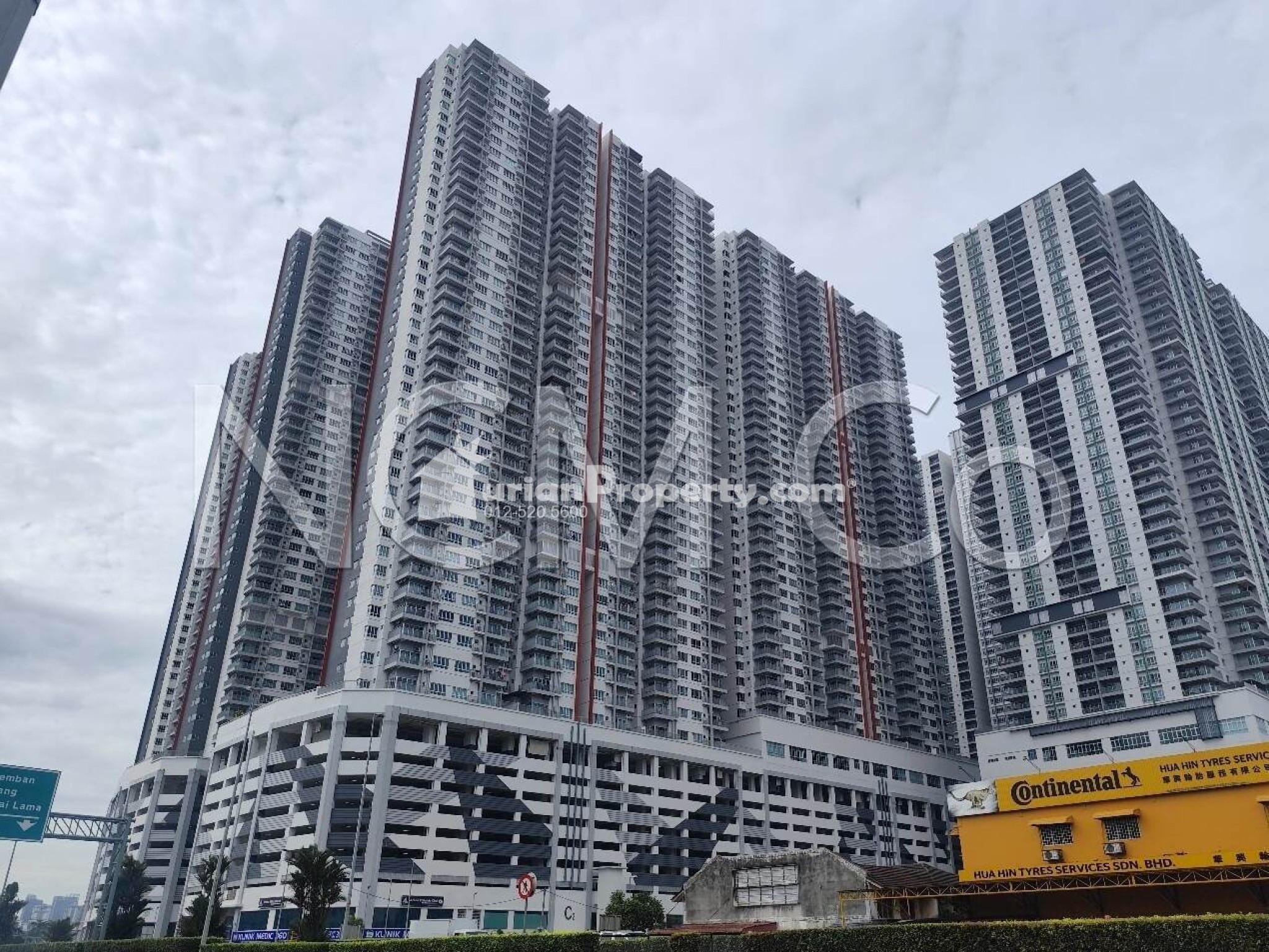 Apartment For Auction at Razak City Residences