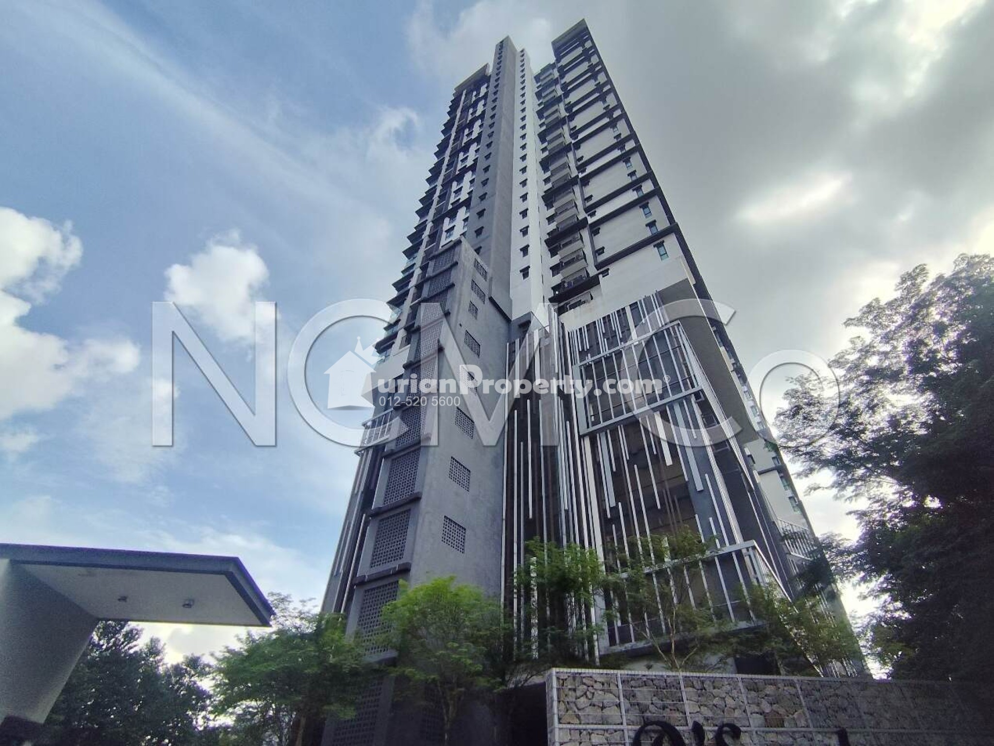 Apartment For Auction at D'Sands Residence