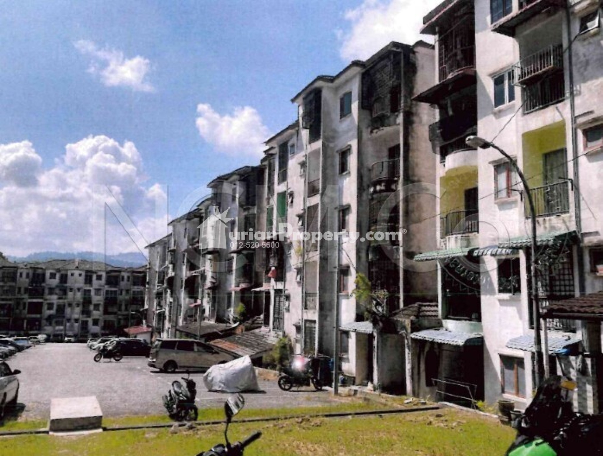 Apartment For Auction at Taman Pinggiran Delima