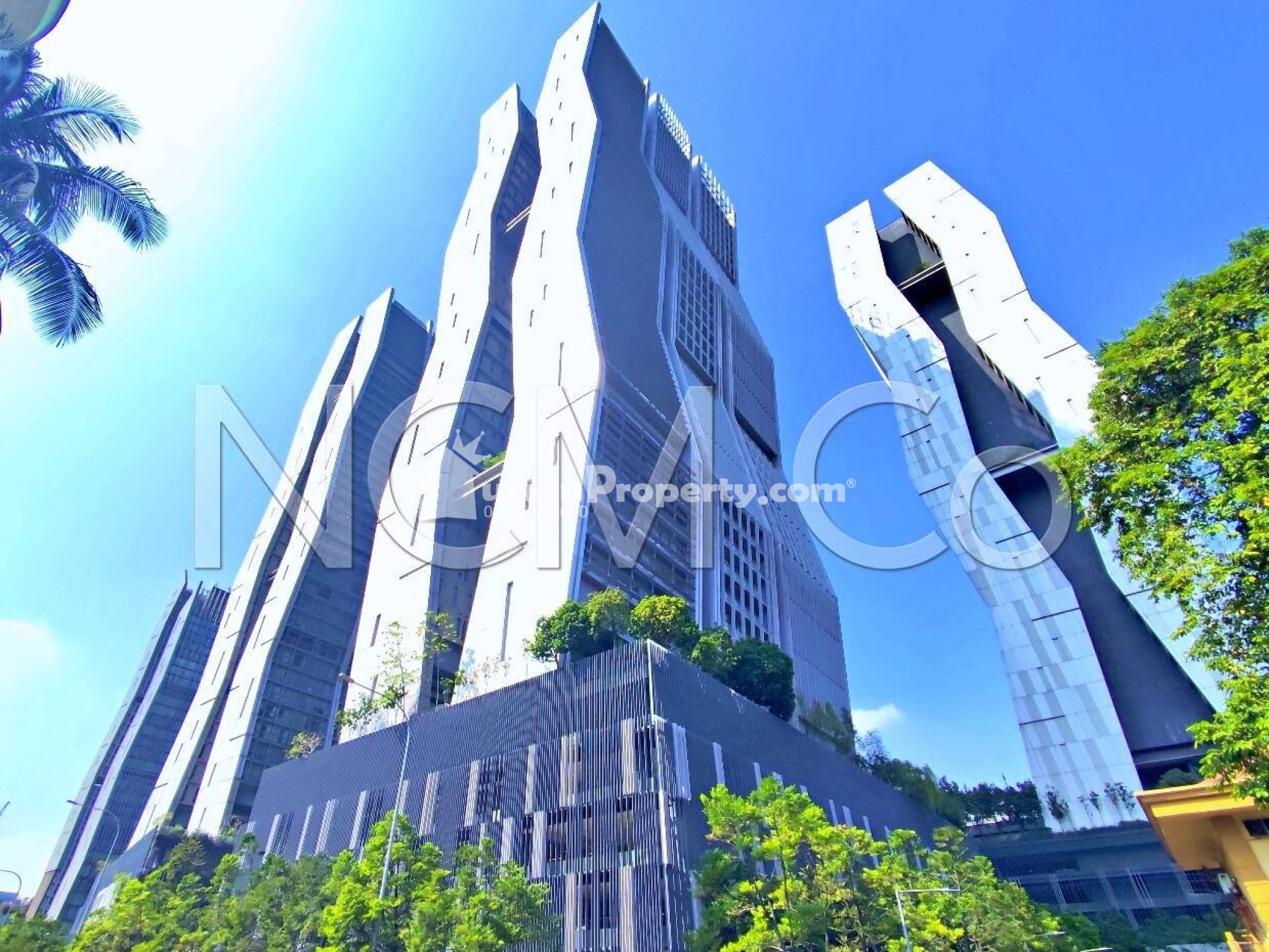 Condo For Auction at The Fennel
